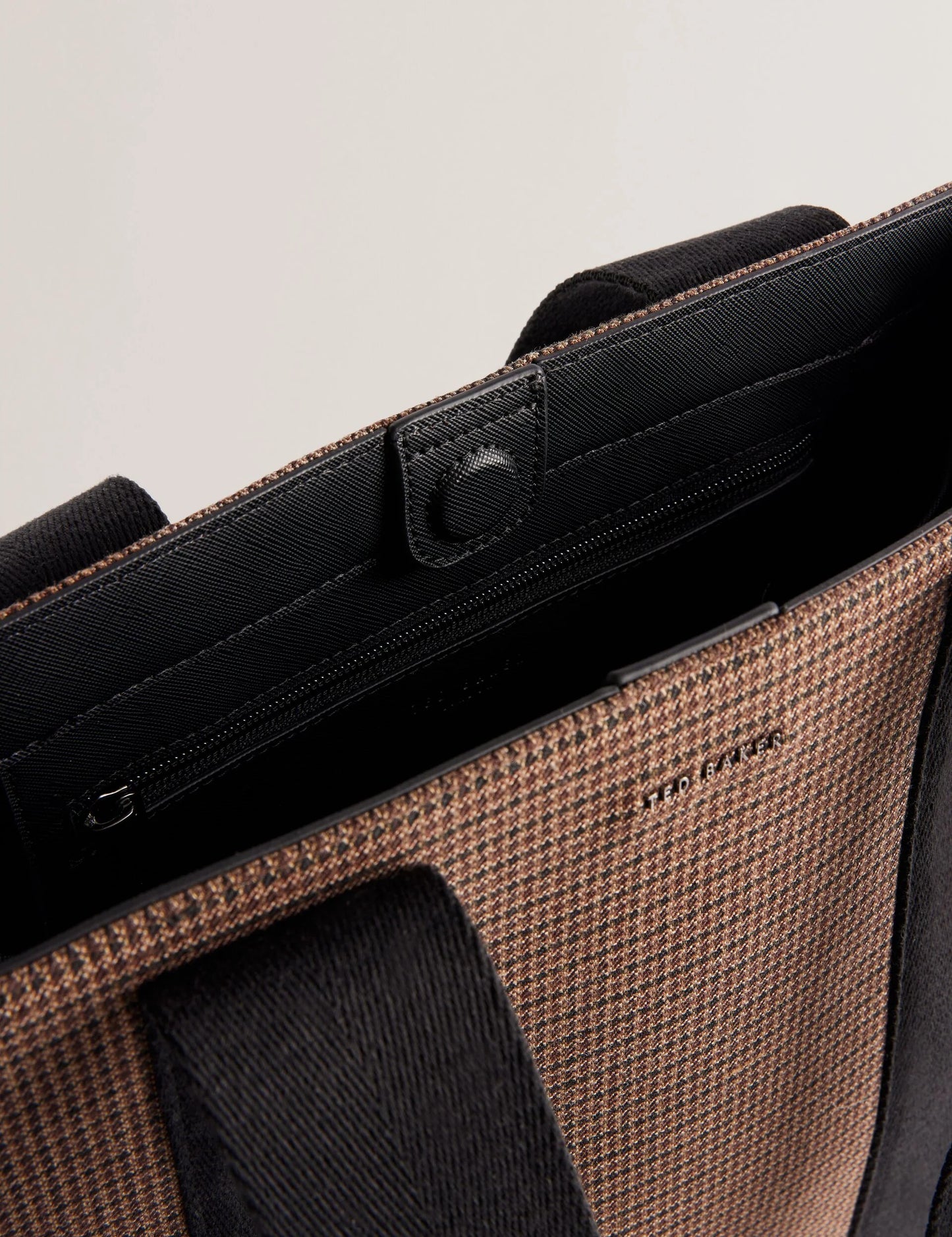 MALLICK | BLACK
