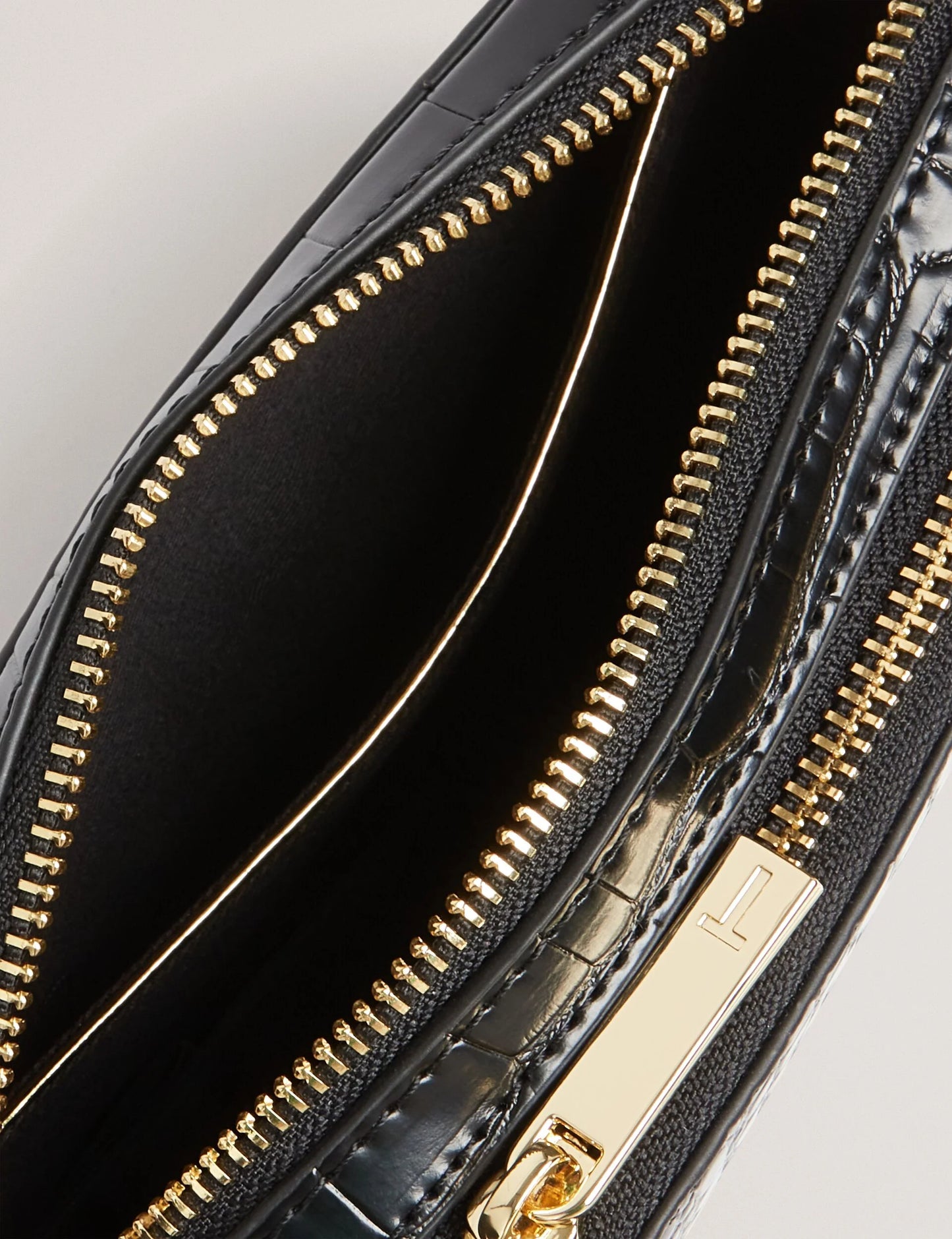 STINA | BLACK