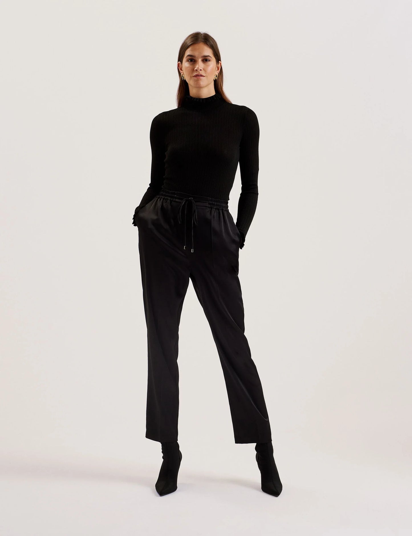 JANITTT | BLACK
