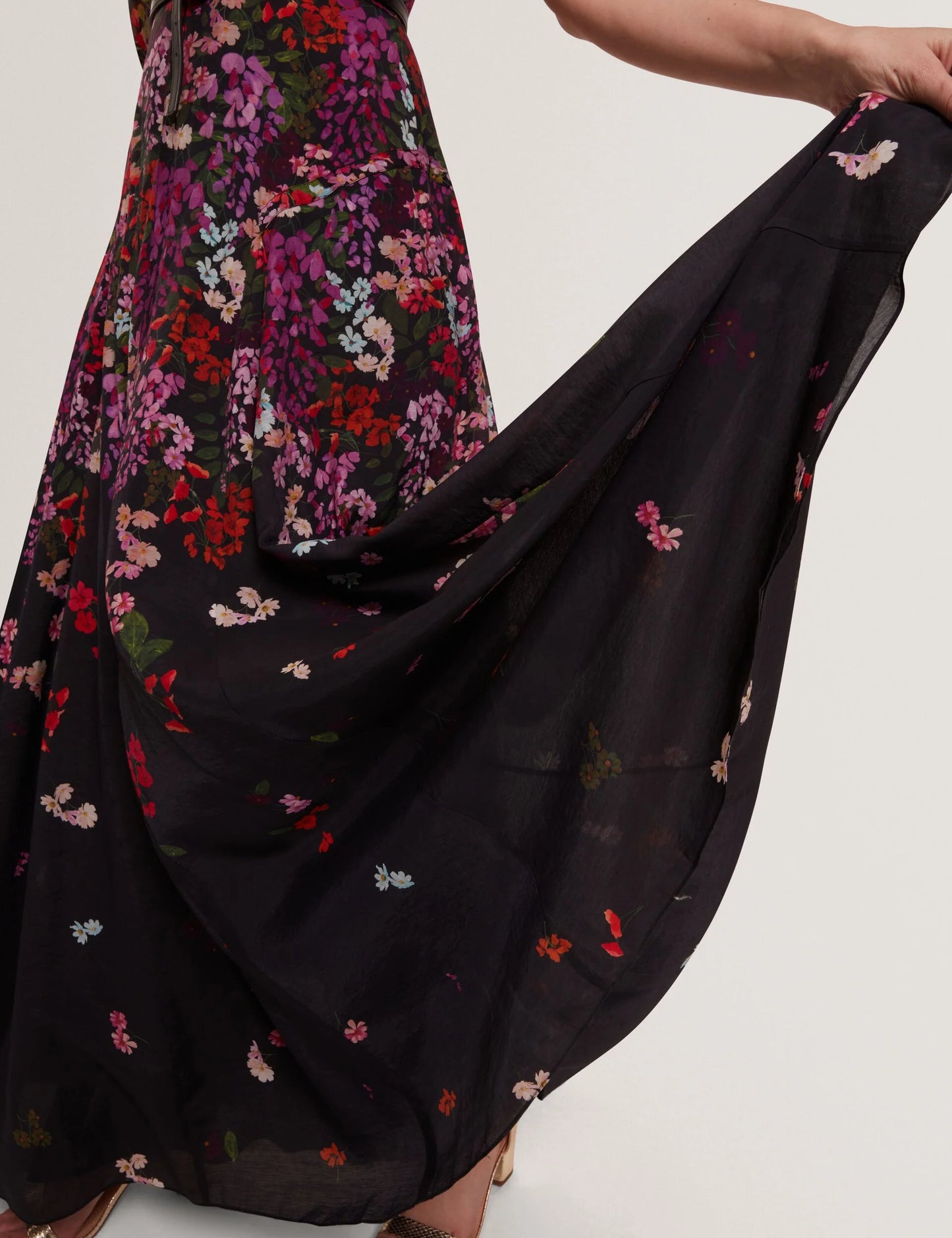 ZAHHLA | BLACK