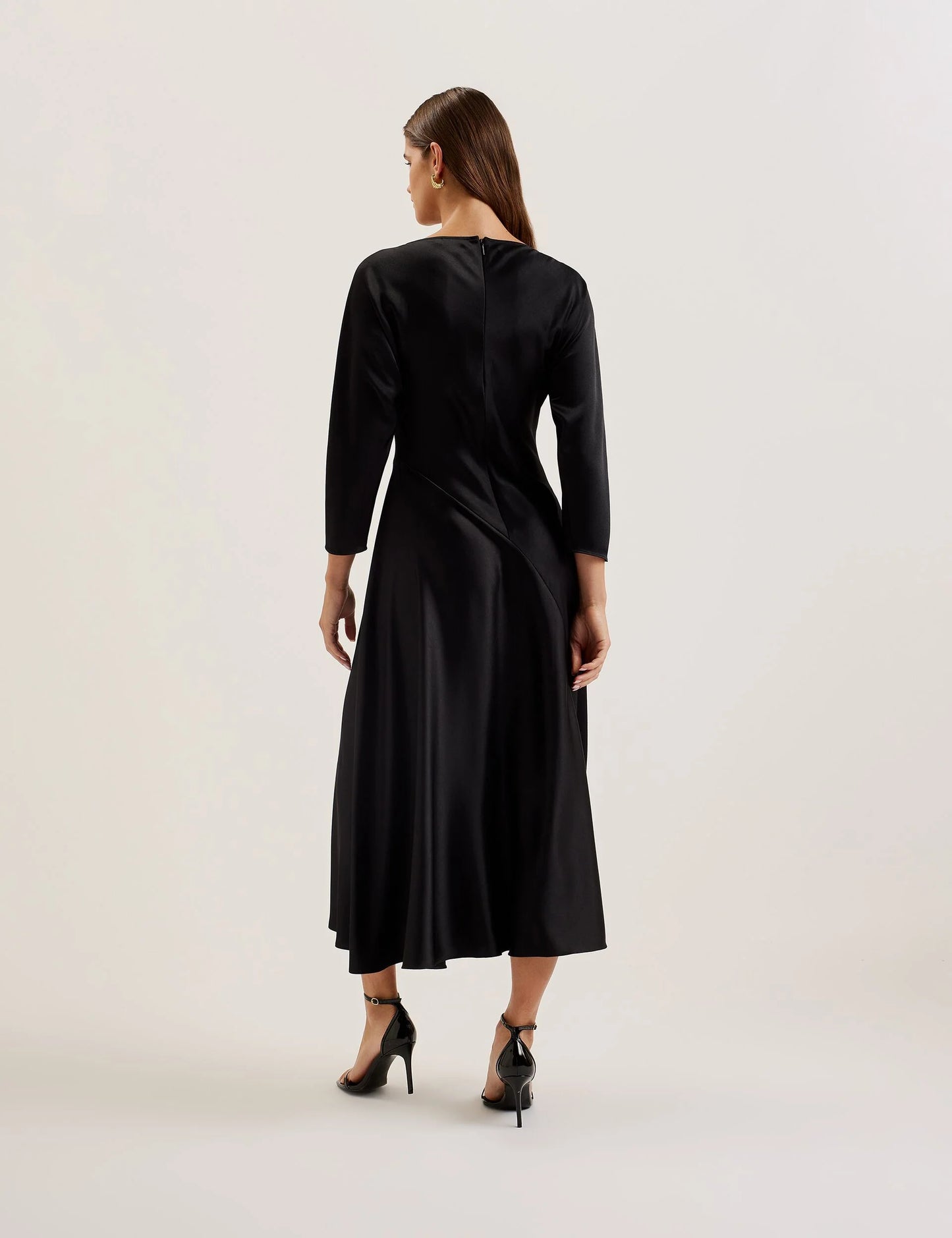 AVELLI | BLACK