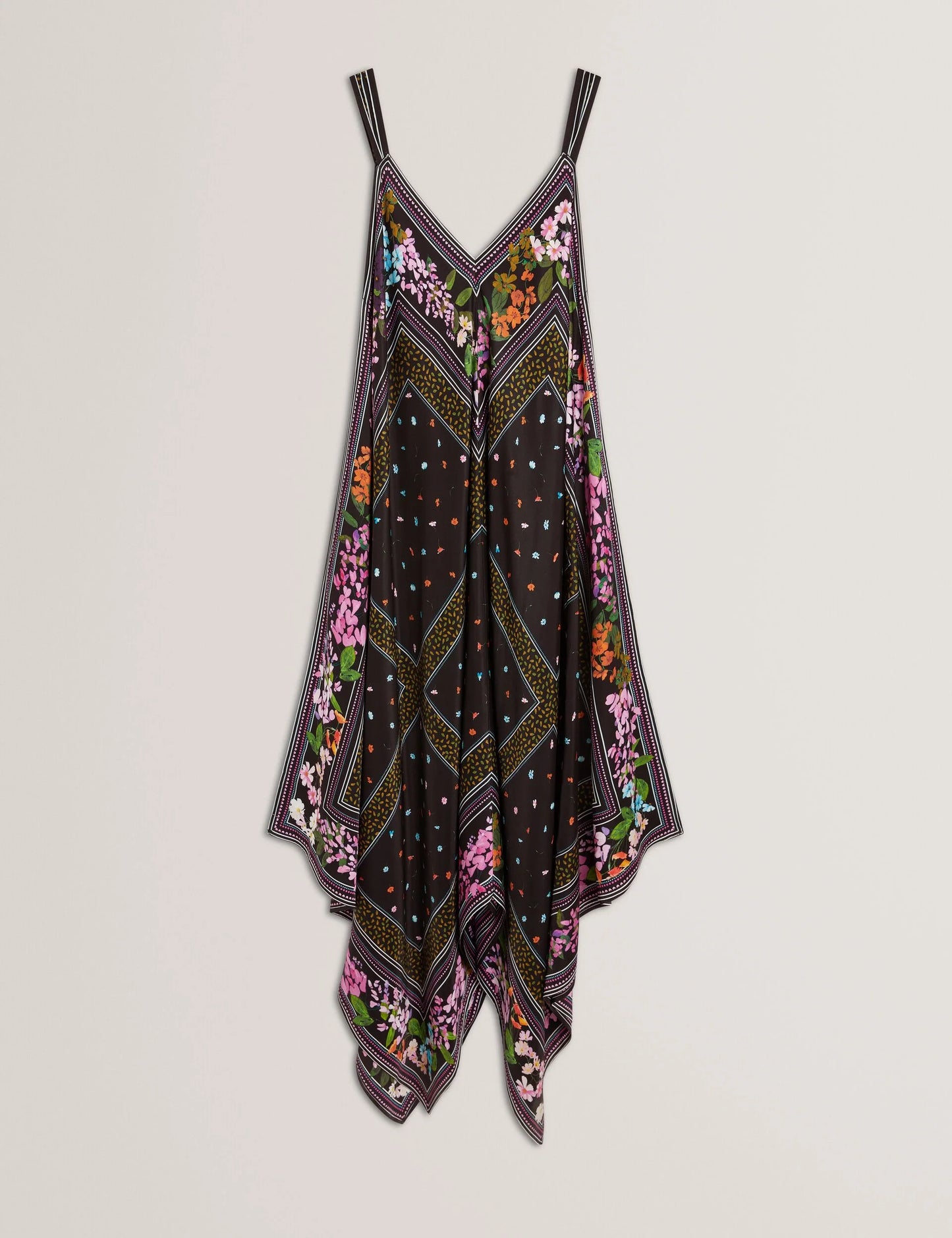 LARIIA | BLACK