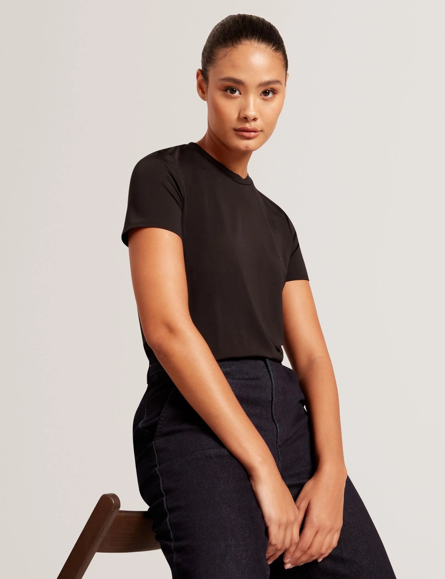 SOLID BLACK TSHIRT WITH SEAM DETAIL | RICH BLACK