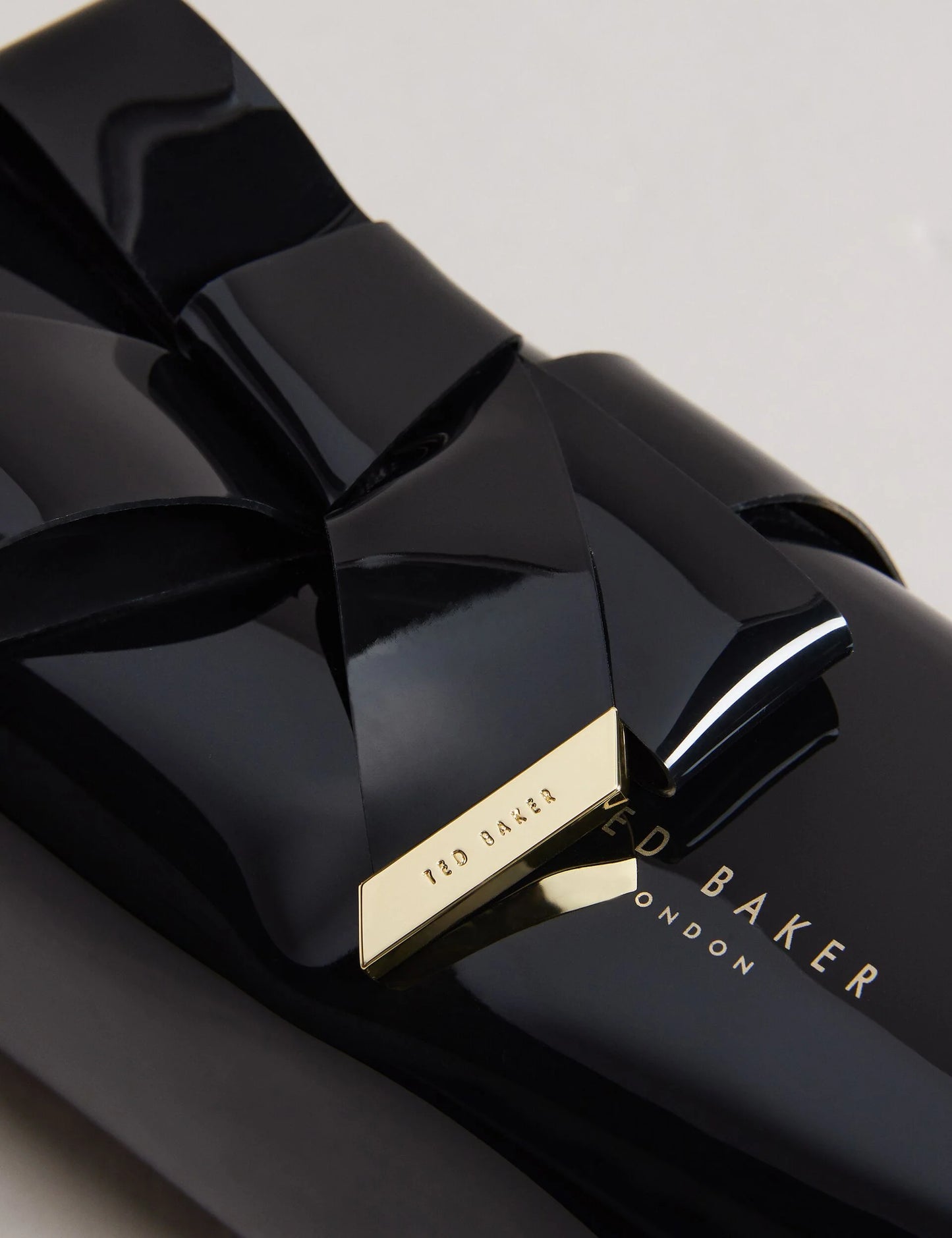 NIKARA | BLACK