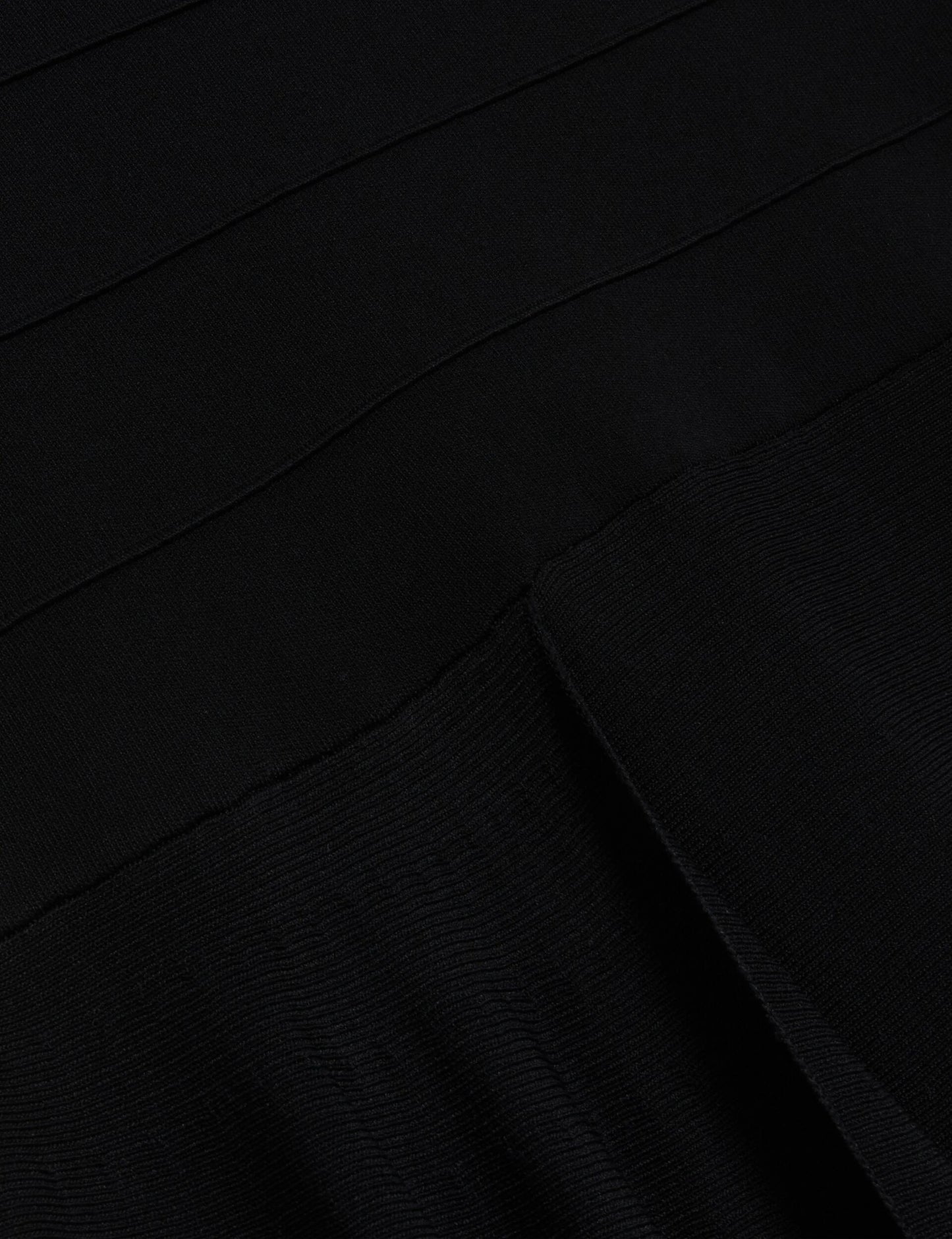 LAURRIE | BLACK