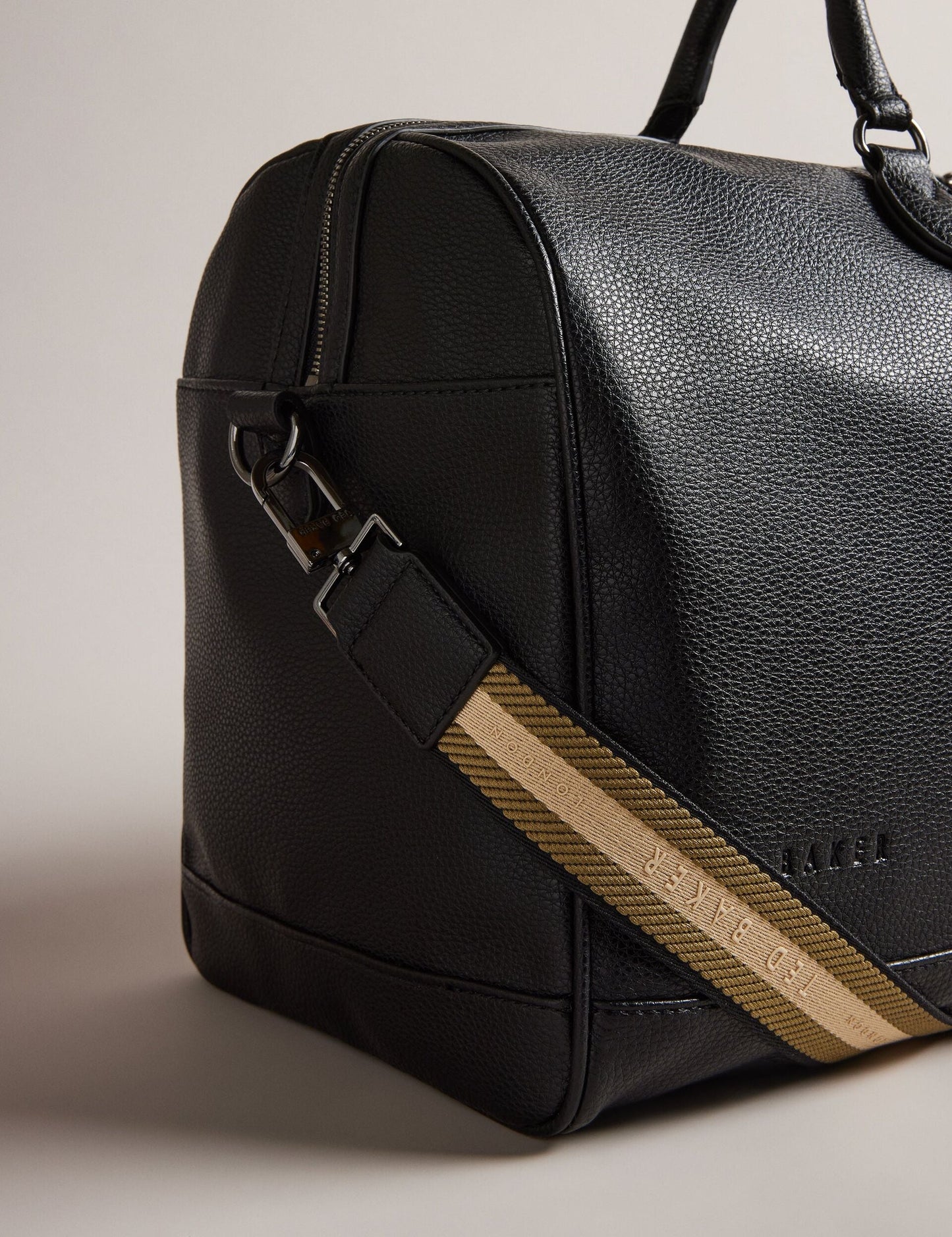 KALVIN | BLACK