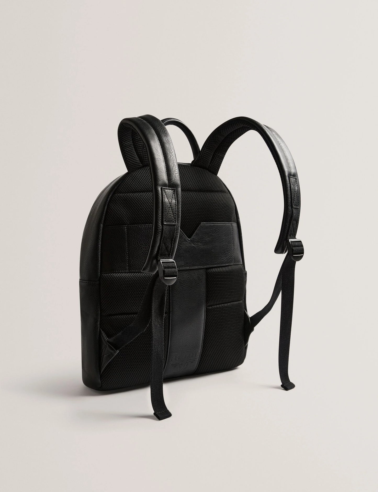 WAYNOR | BLACK