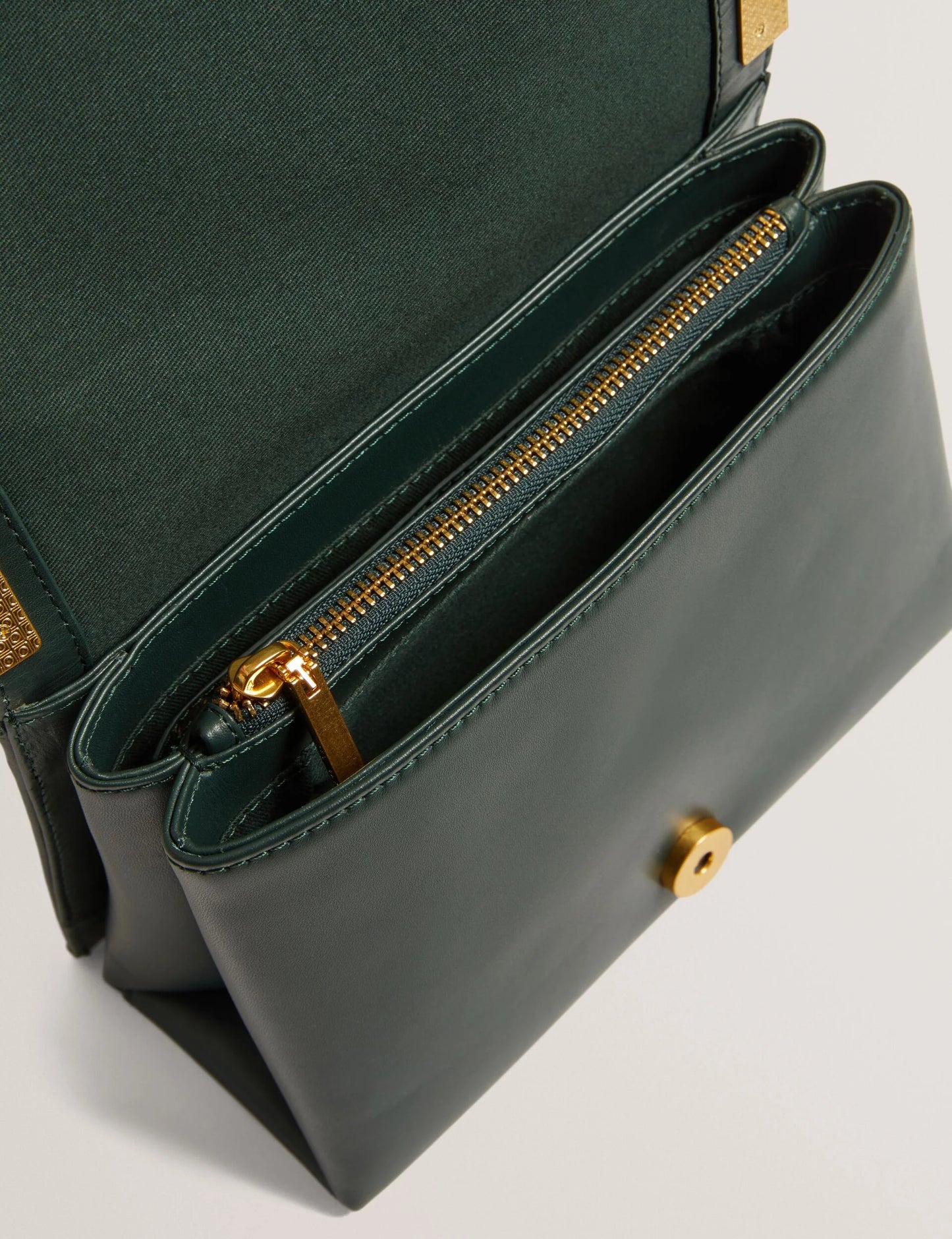 VERSAA | MID-GREEN