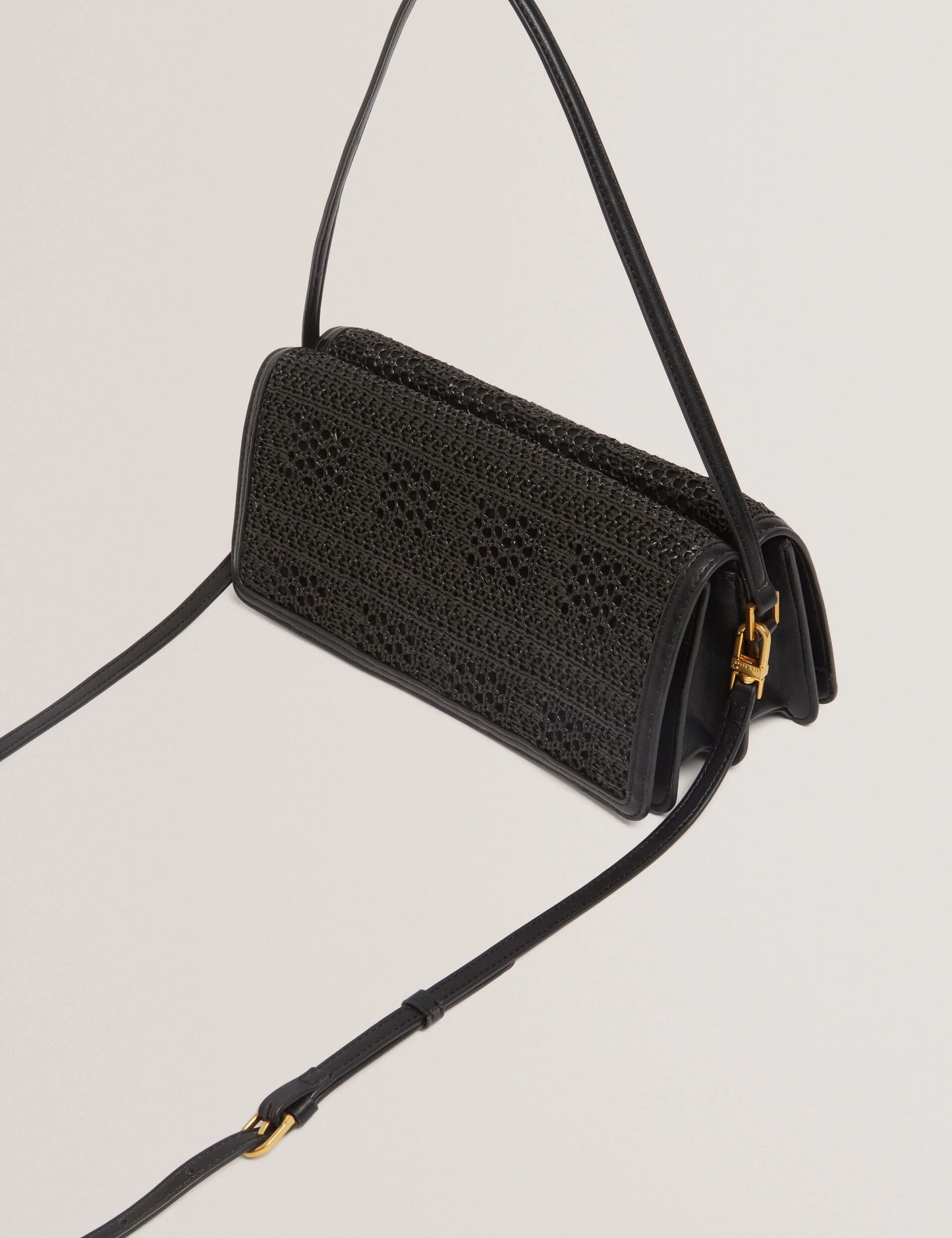 PETTRIA | BLACK