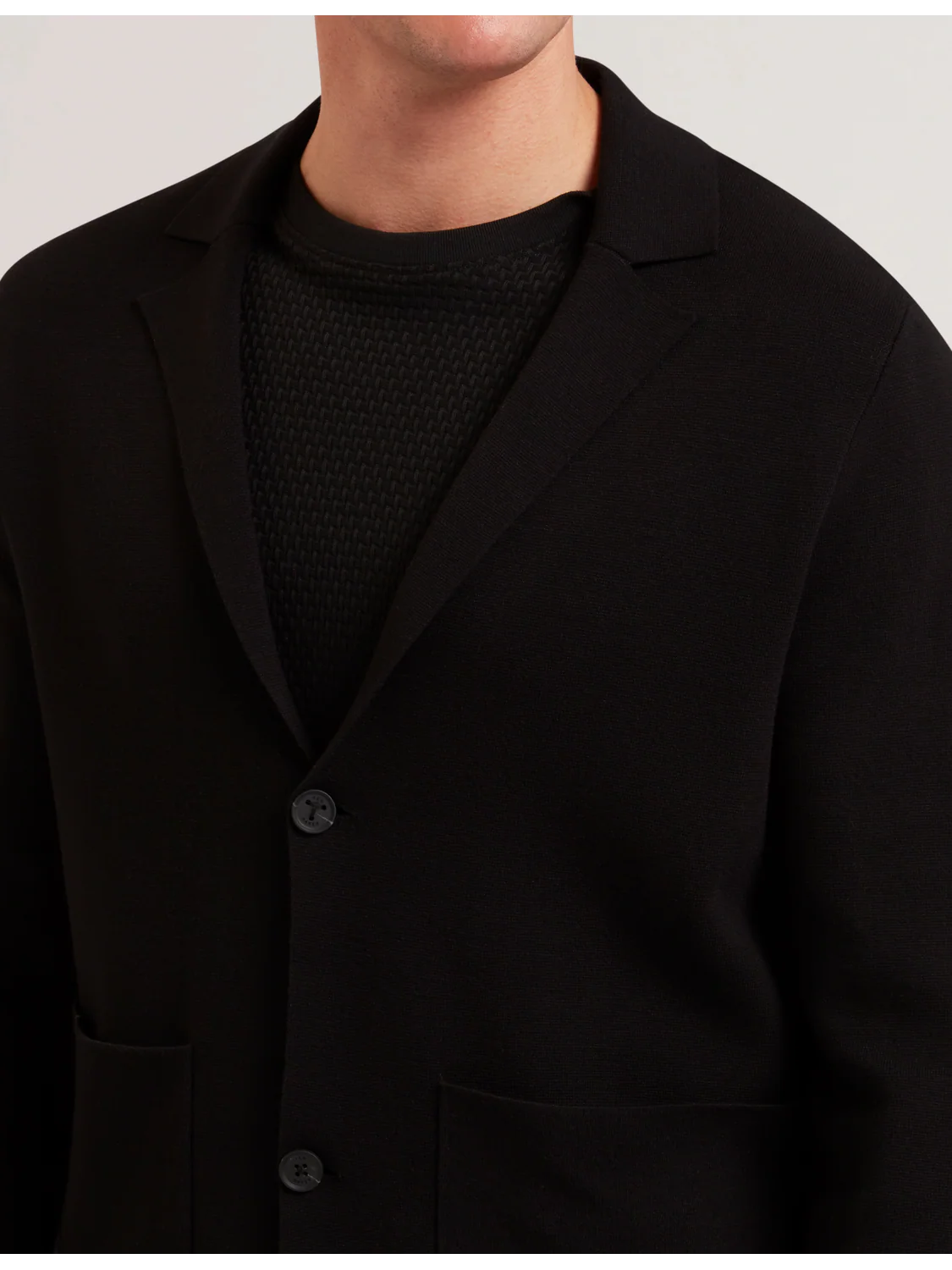 PETRES | BLACK