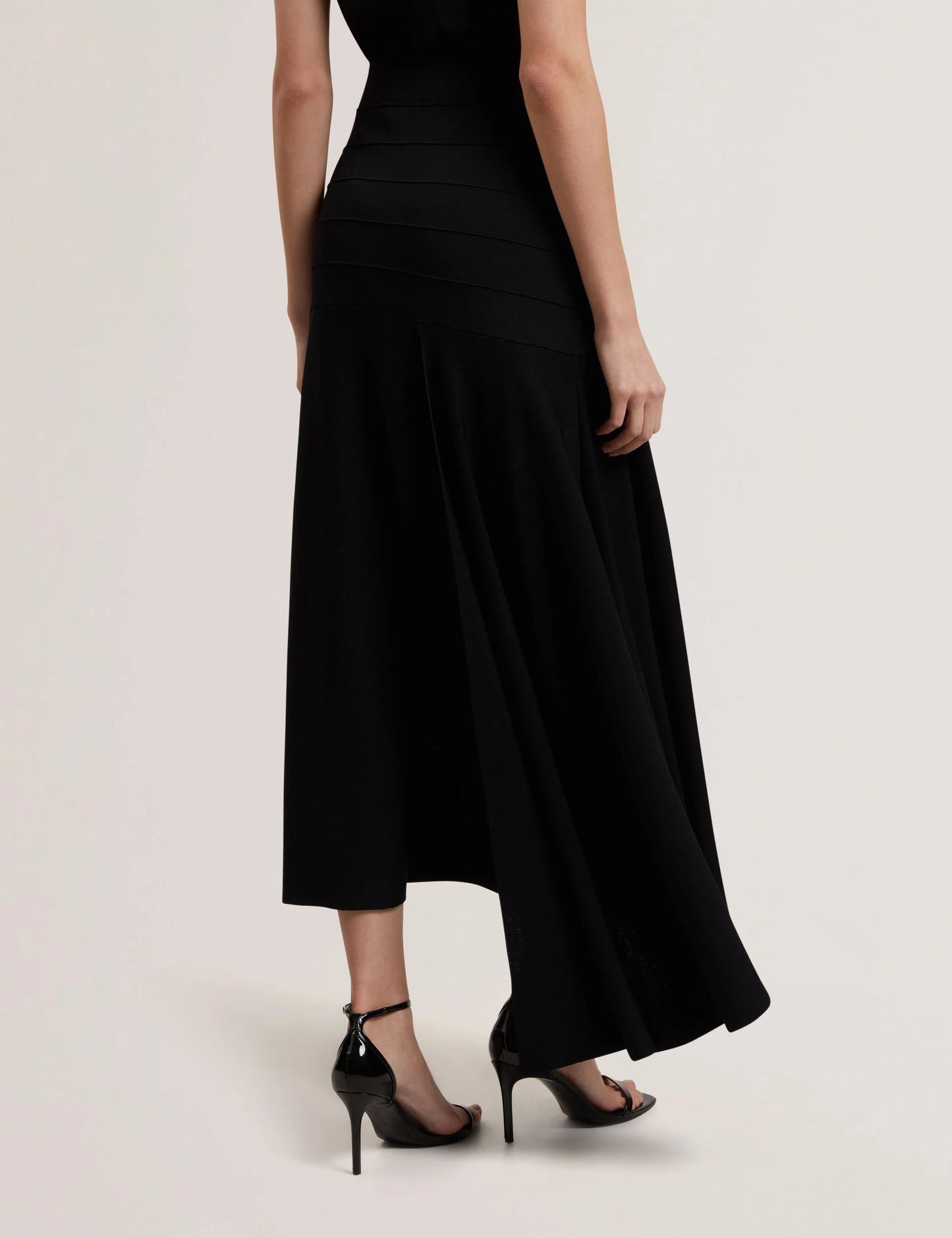 LAURRIE | BLACK