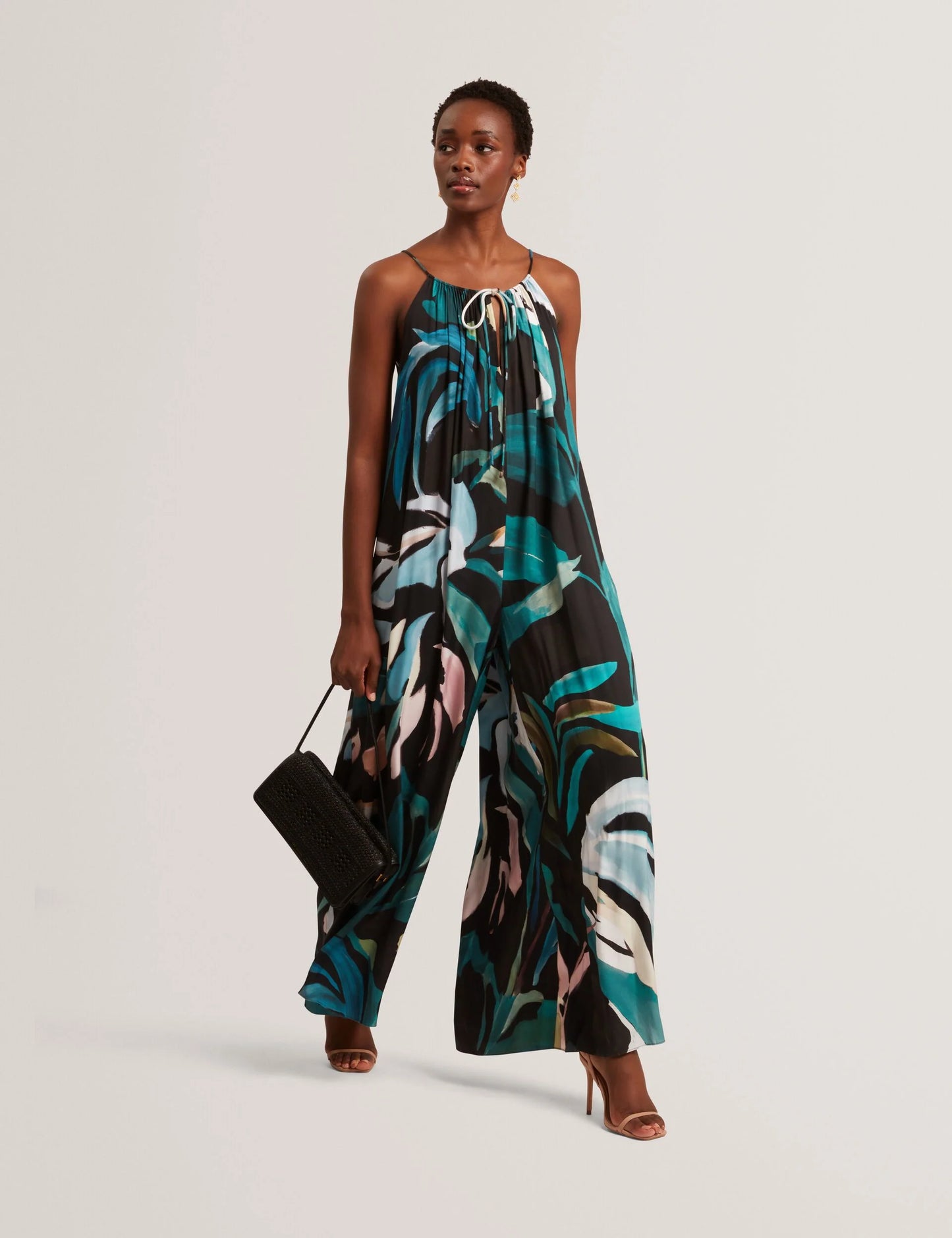 ESKAA | BLACK