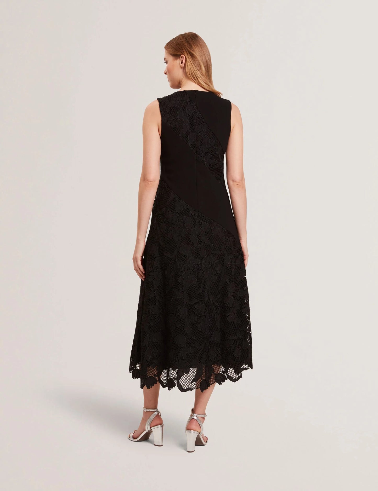 SLEEVELESS LACE APPLIQUE MIDI DRESS | RICH BLACK