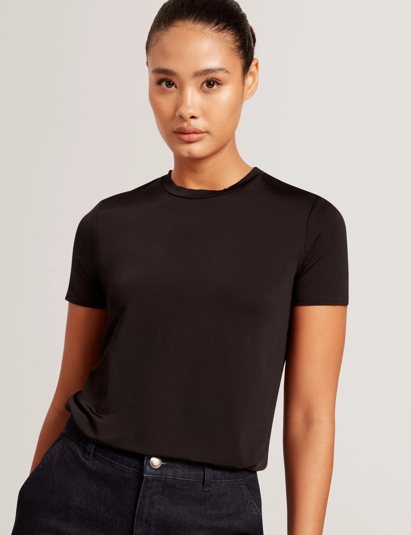 SOLID BLACK TSHIRT WITH SEAM DETAIL | RICH BLACK