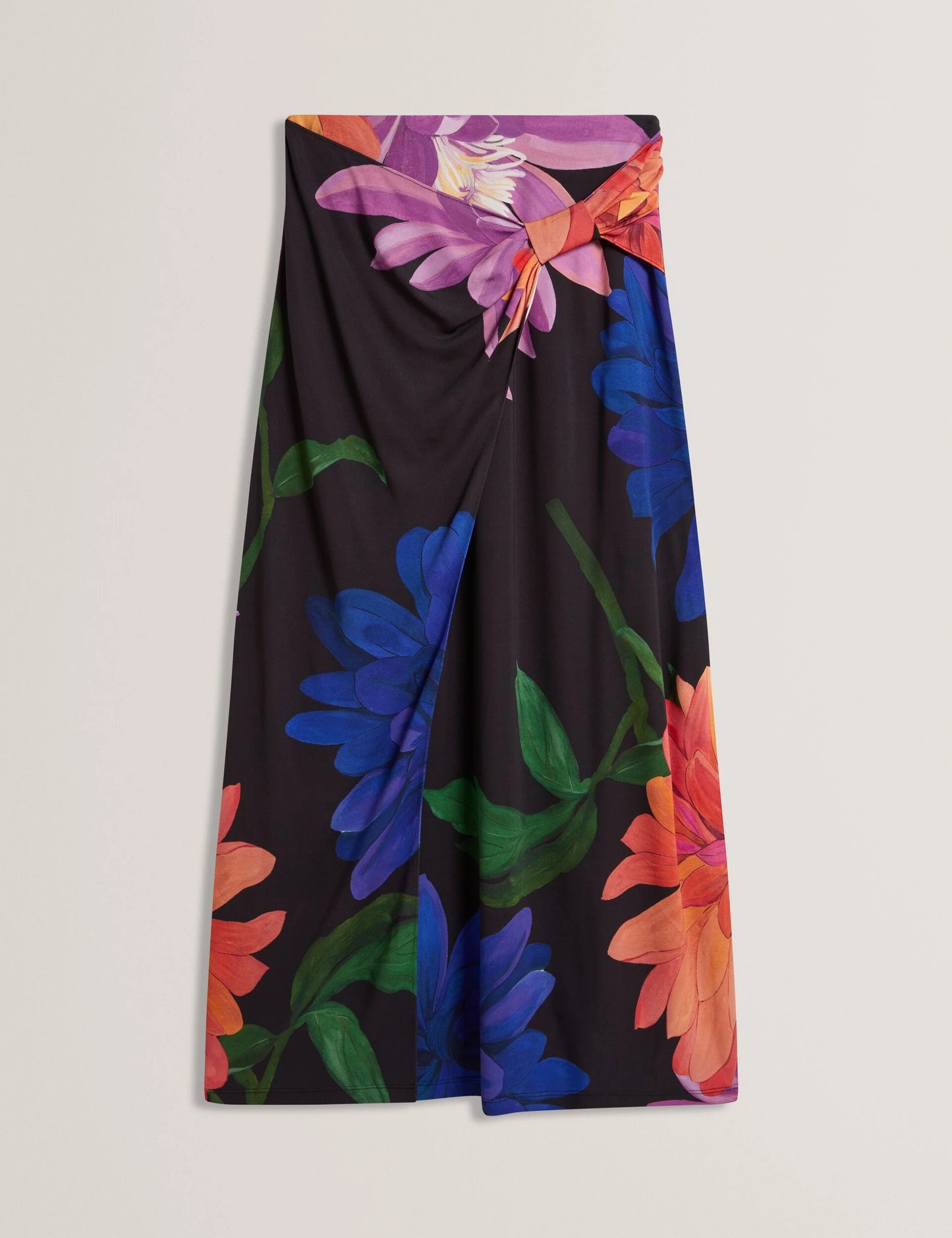 VARNIA | BLACK