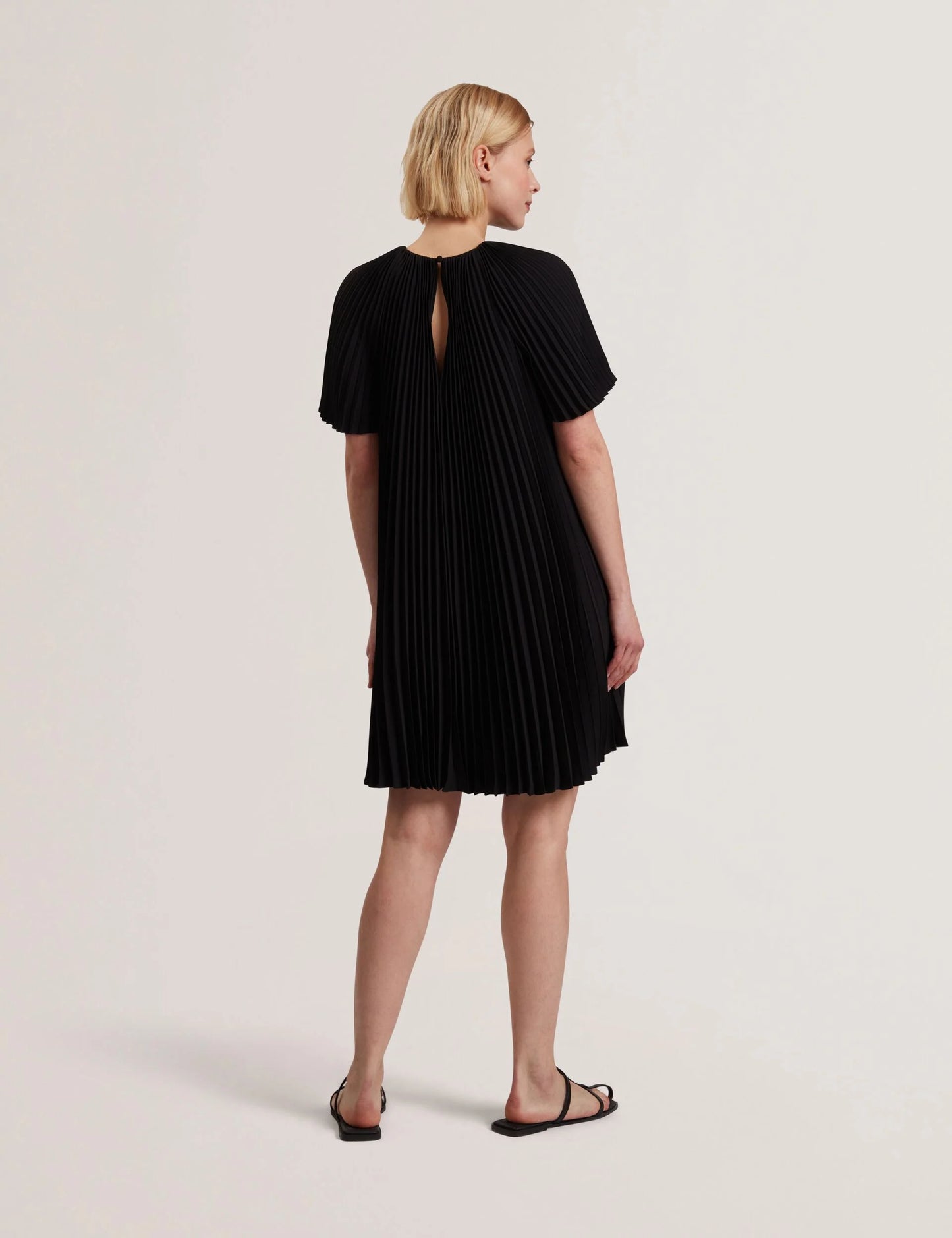 CONVALA | BLACK