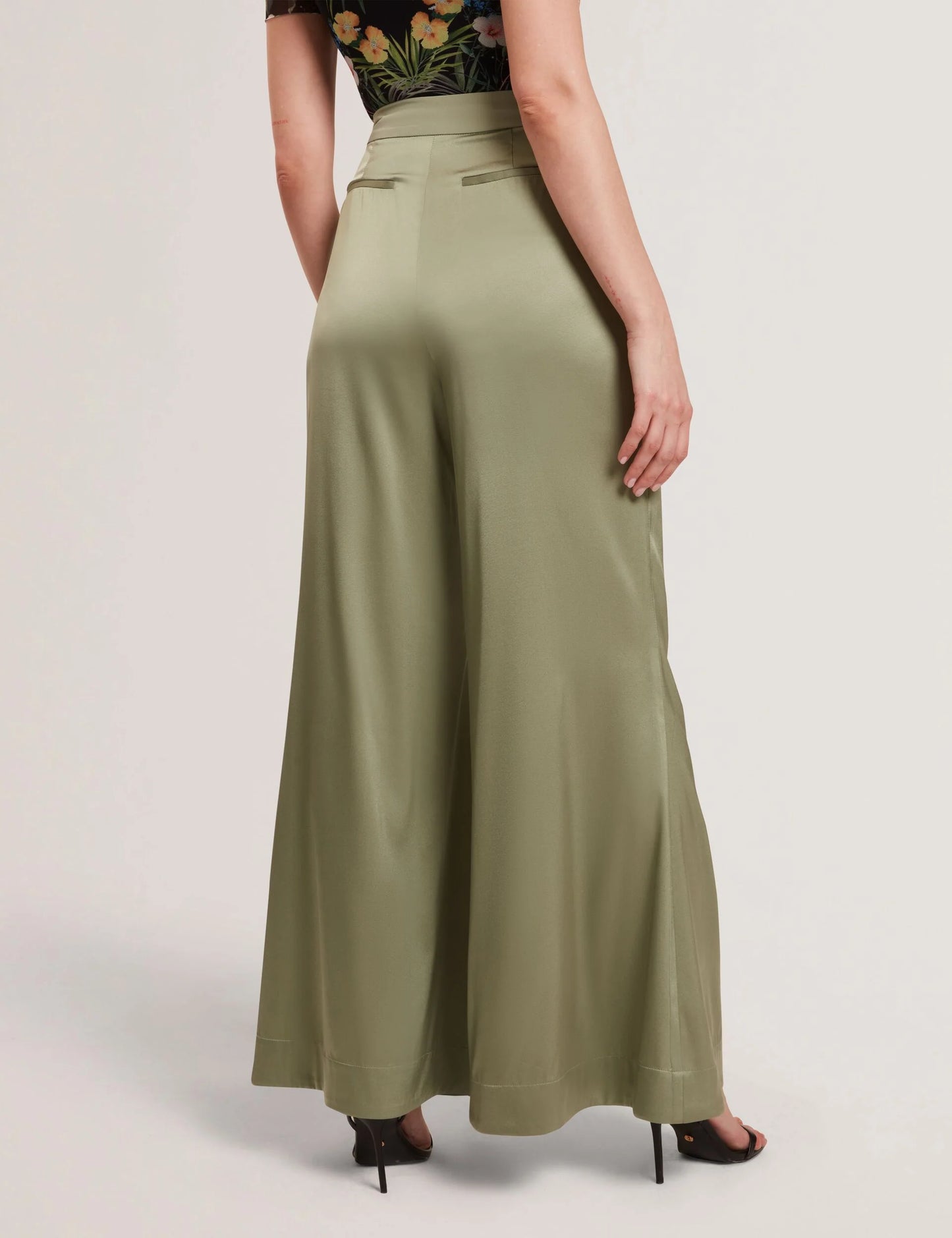 SILK WIDE LEG BELTED TUCK PANT | DESERT SAGE