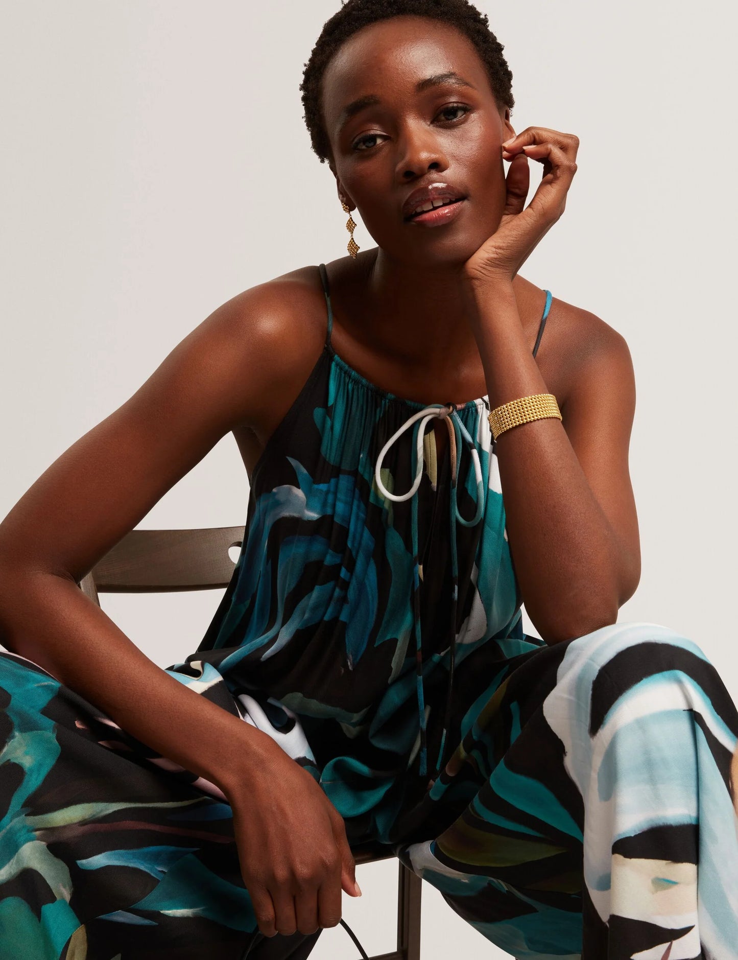 ESKAA | BLACK