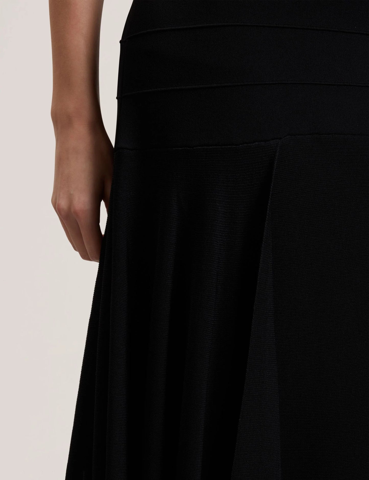 LAURRIE | BLACK