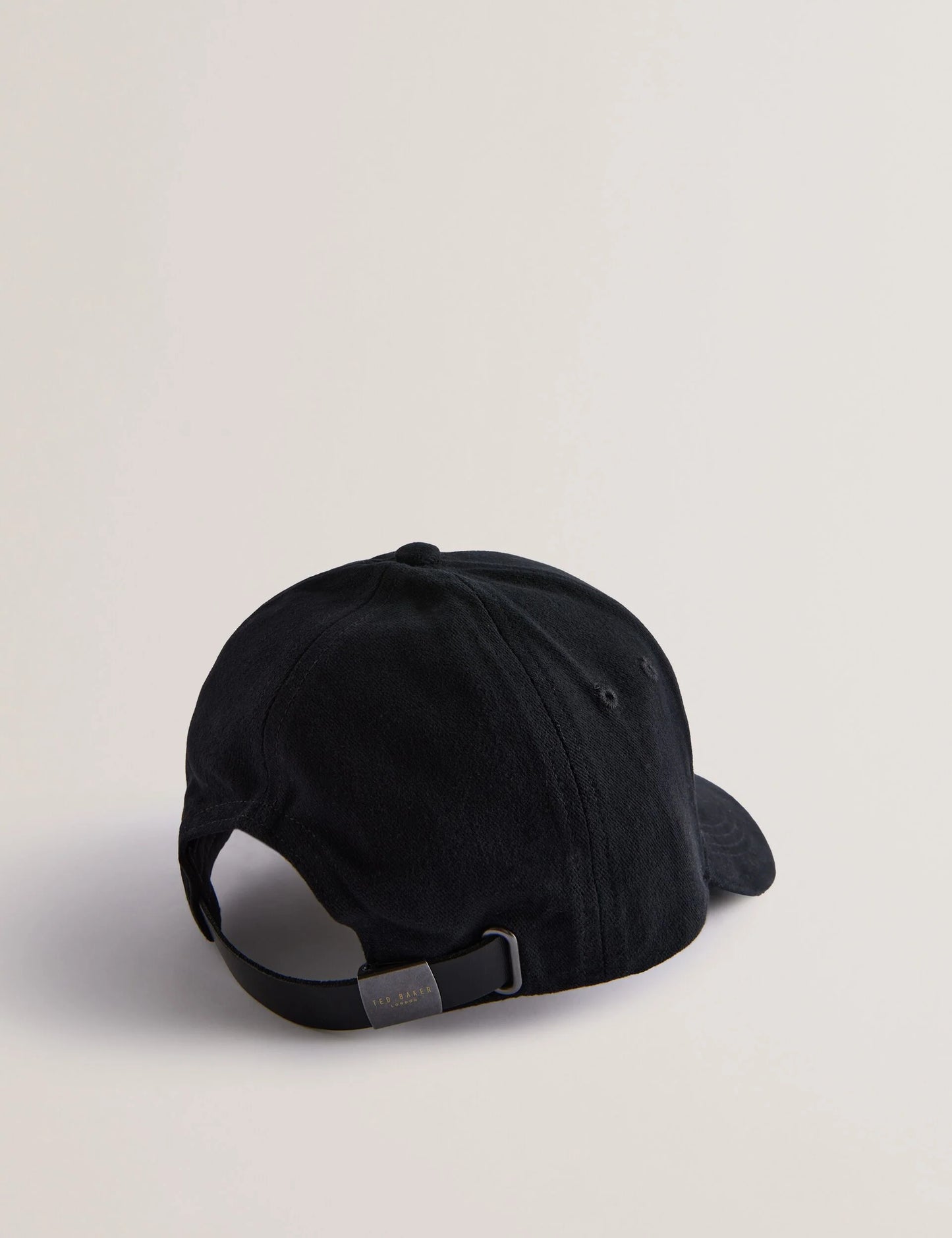 FREDDS | BLACK