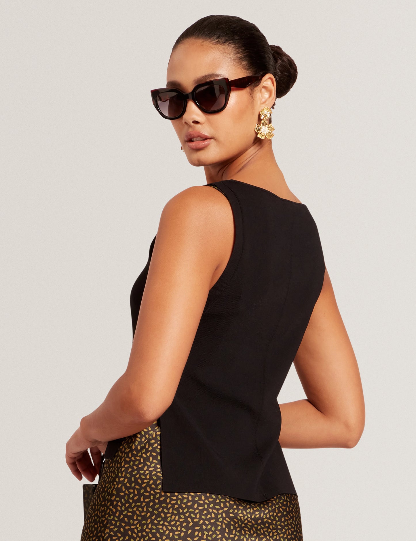 CORAL | BLACK