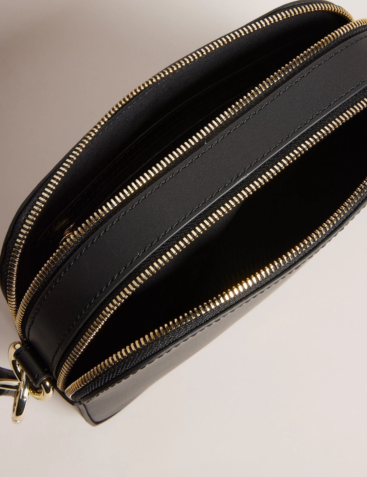 DARCELO | JET BLACK