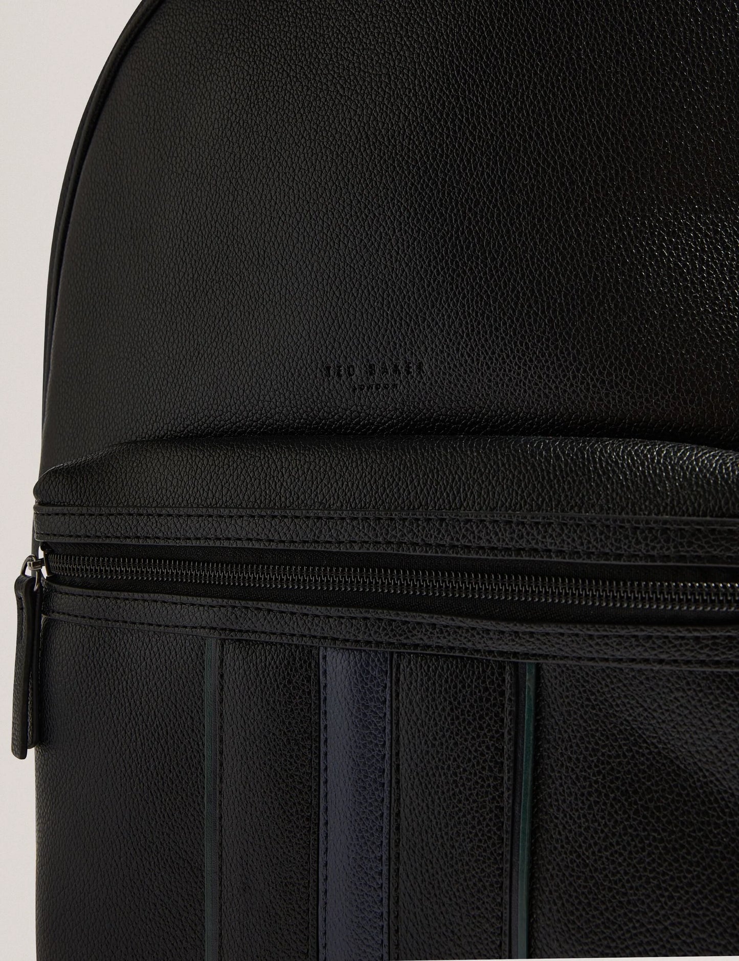 KEVIIN | BLACK