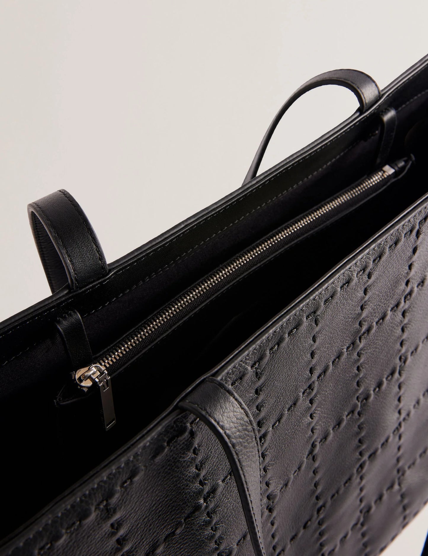 STALIE | BLACK