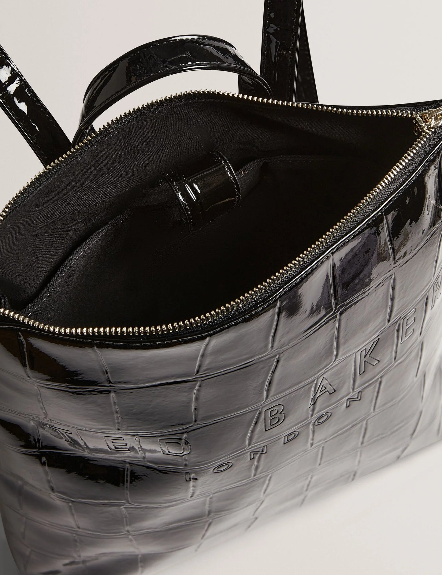 CROCLEE | BLACK