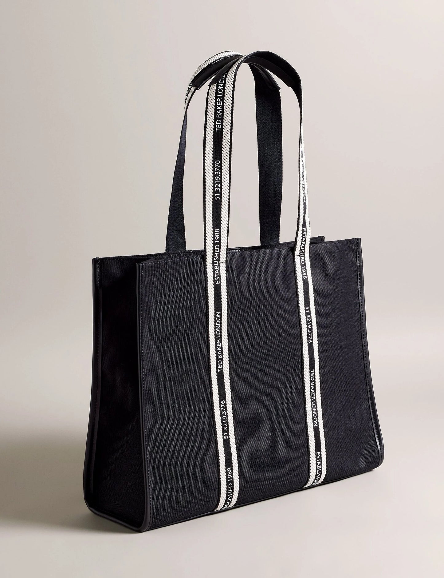 GEORJEY | BLACK