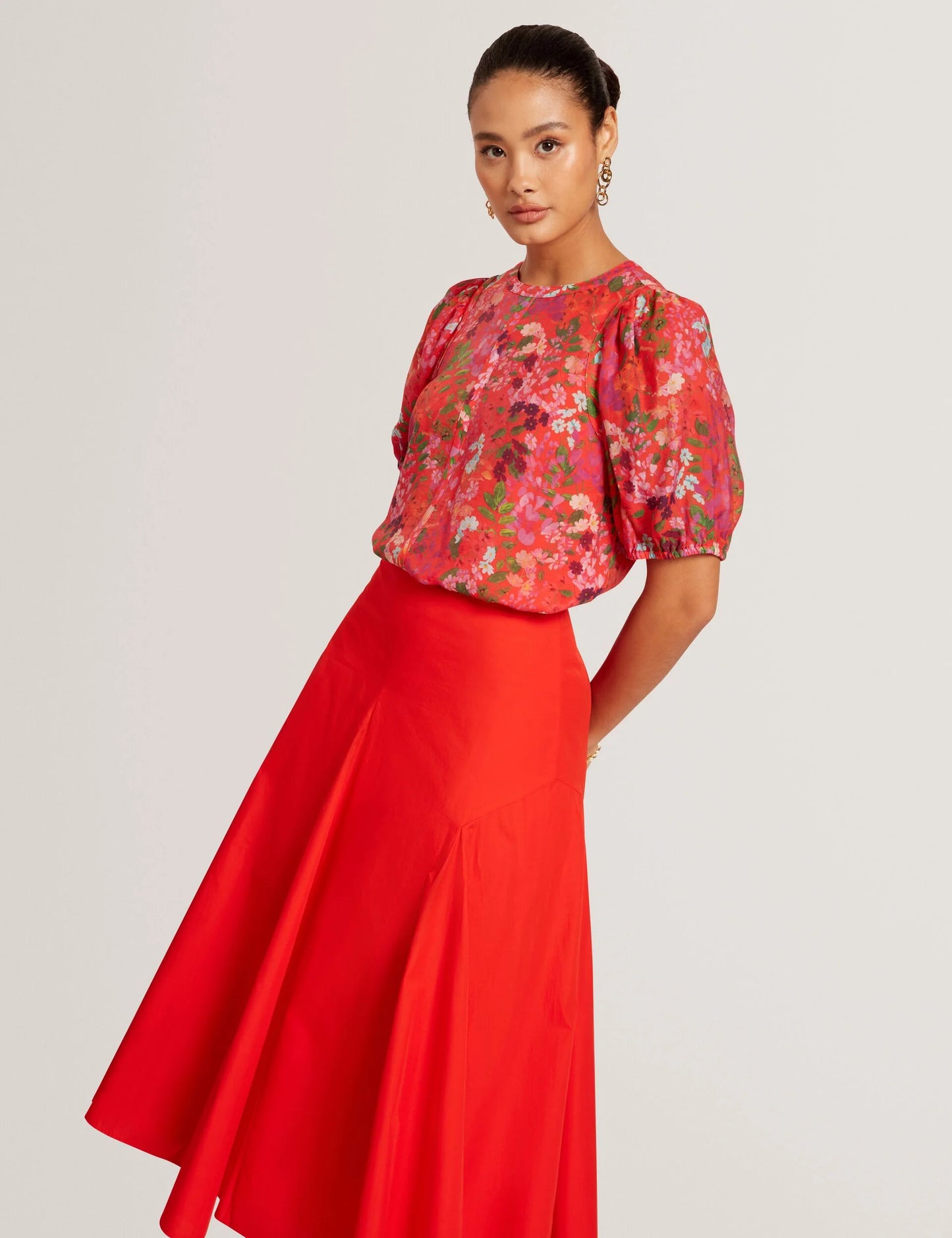 HAHTIE | RED