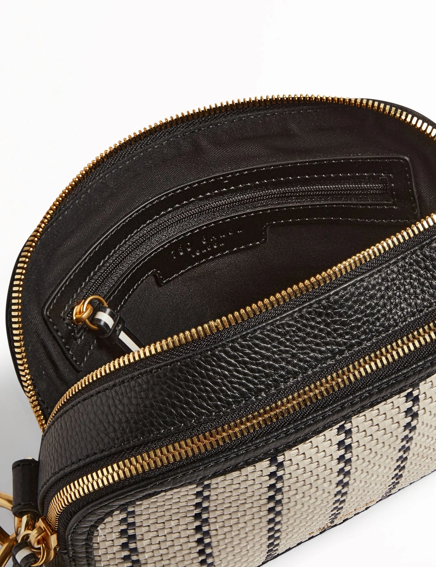 RIVEA | BLACK