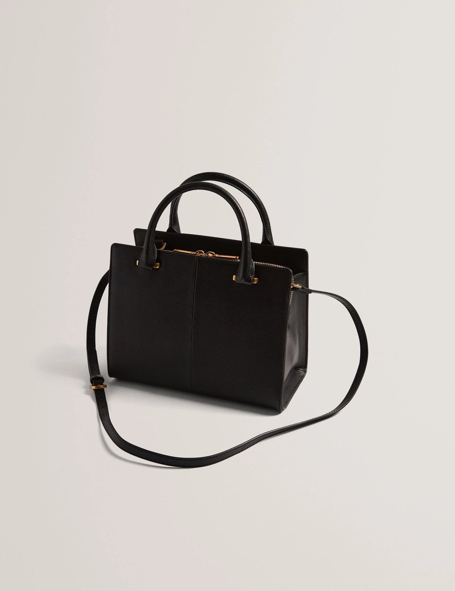 ANIILAA | BLACK