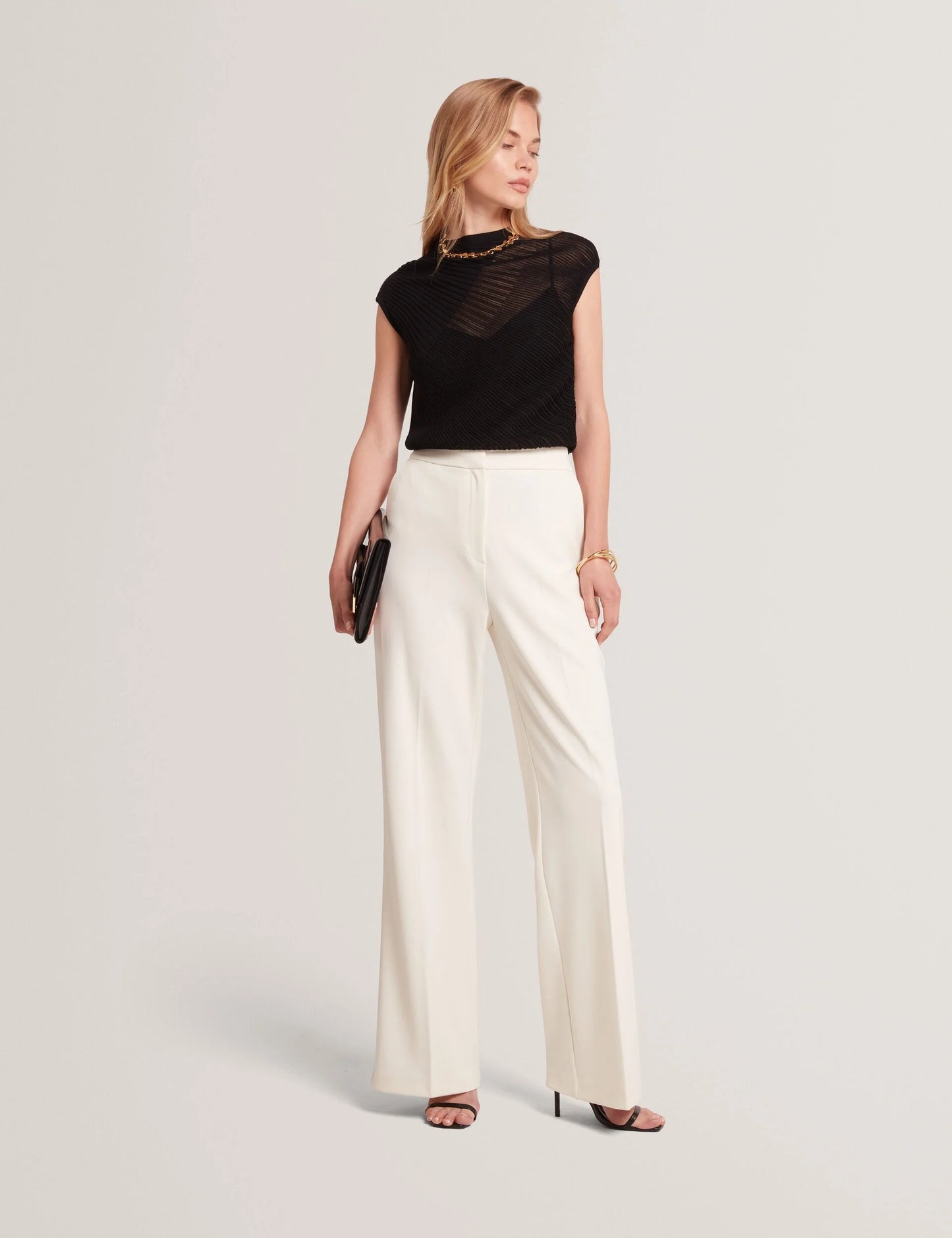 LAYYNII | BLACK