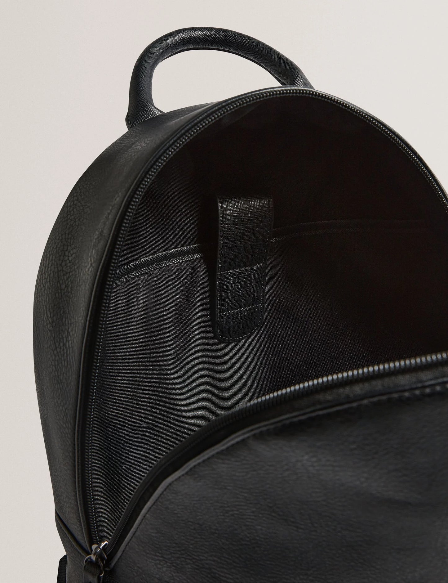 WAYNOR | BLACK