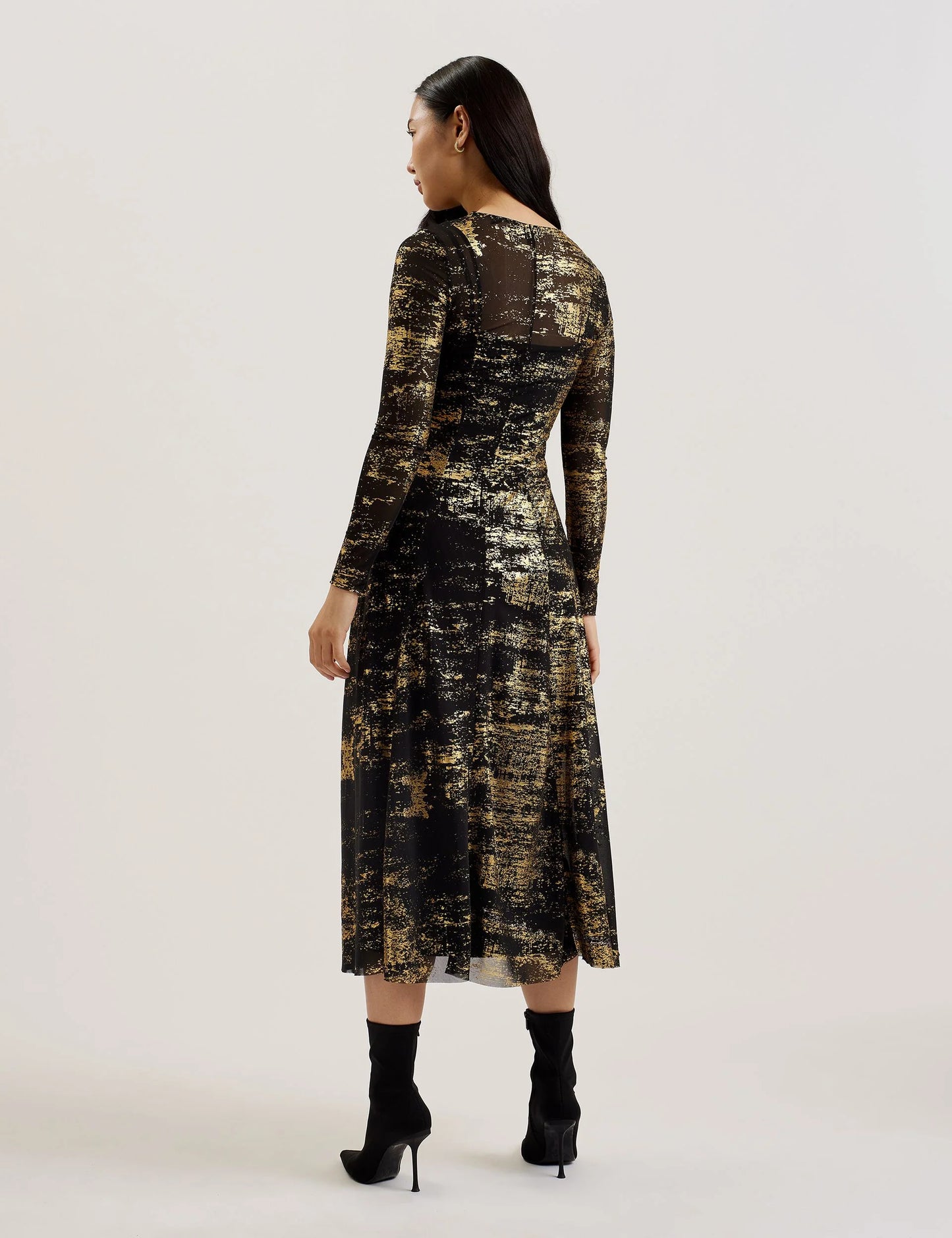 JUNHAA | BLACK