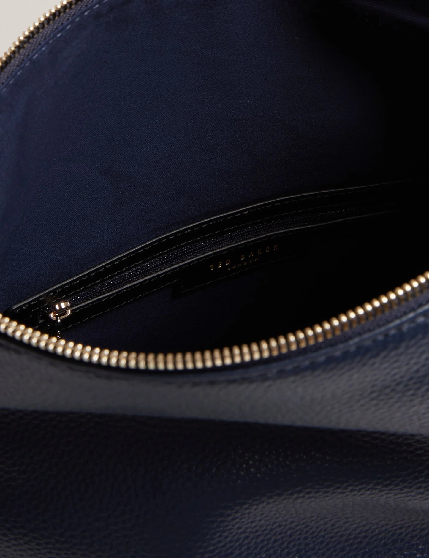 ESSAYA | NAVY