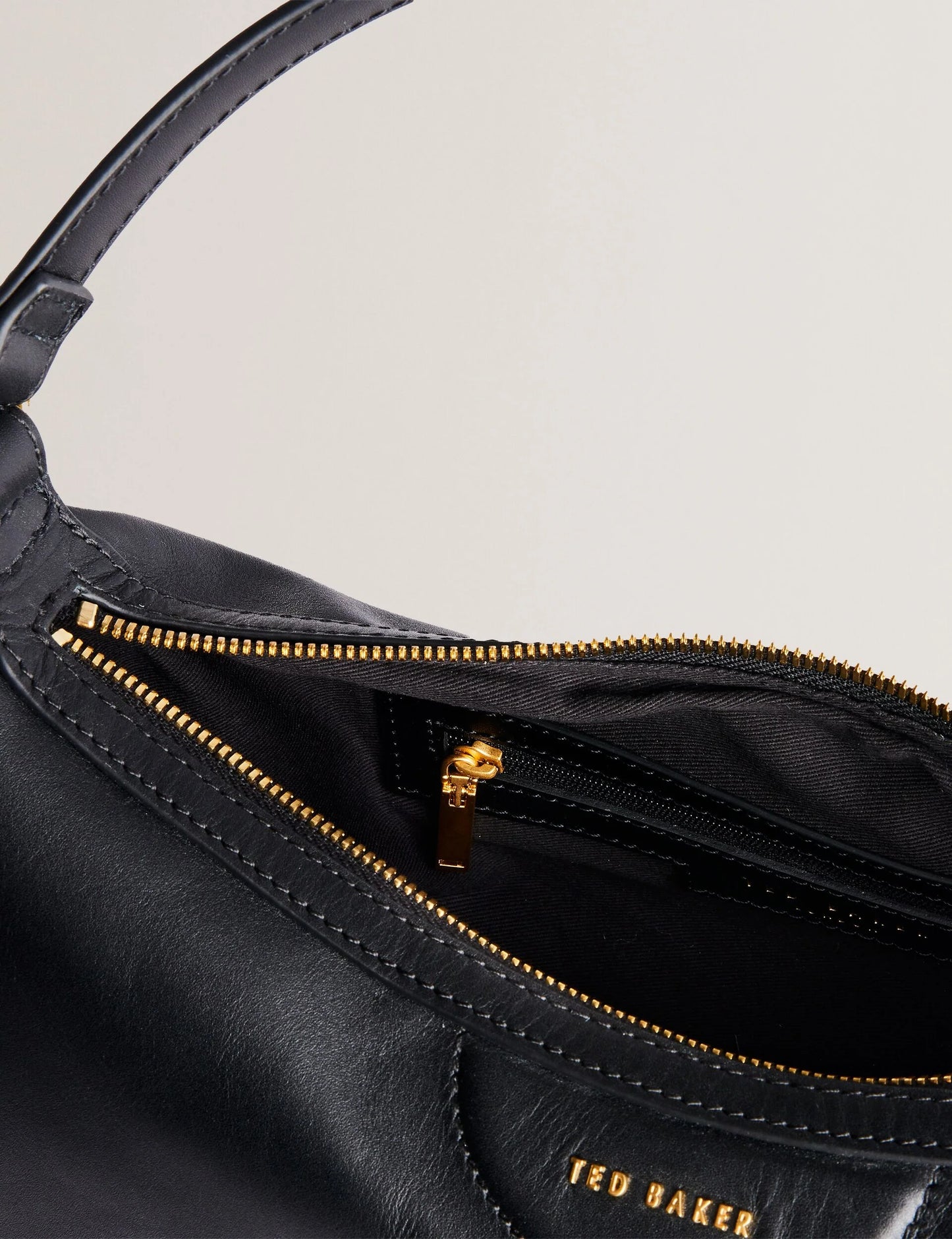 ESIAH | BLACK