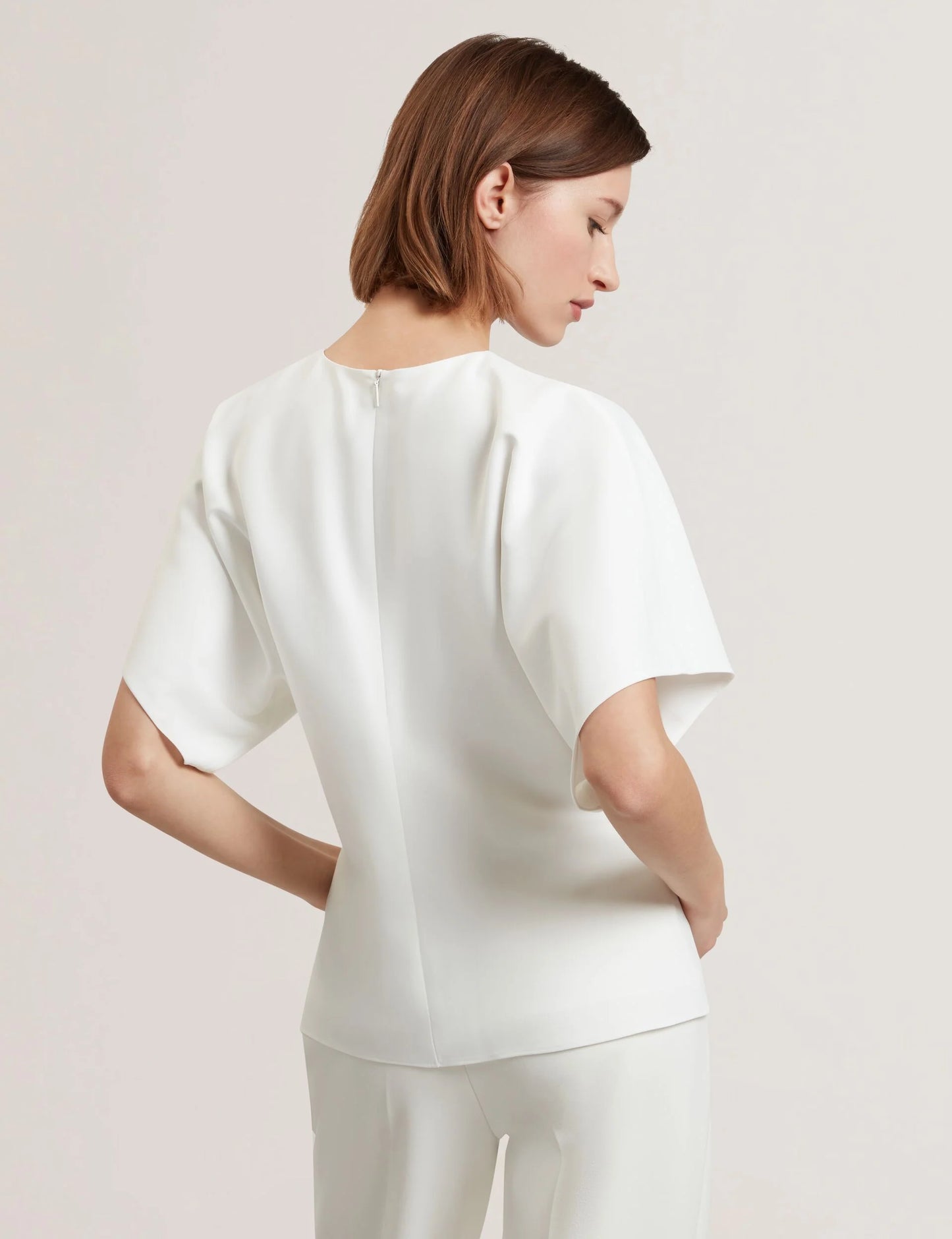 LAHNAA | WHITE