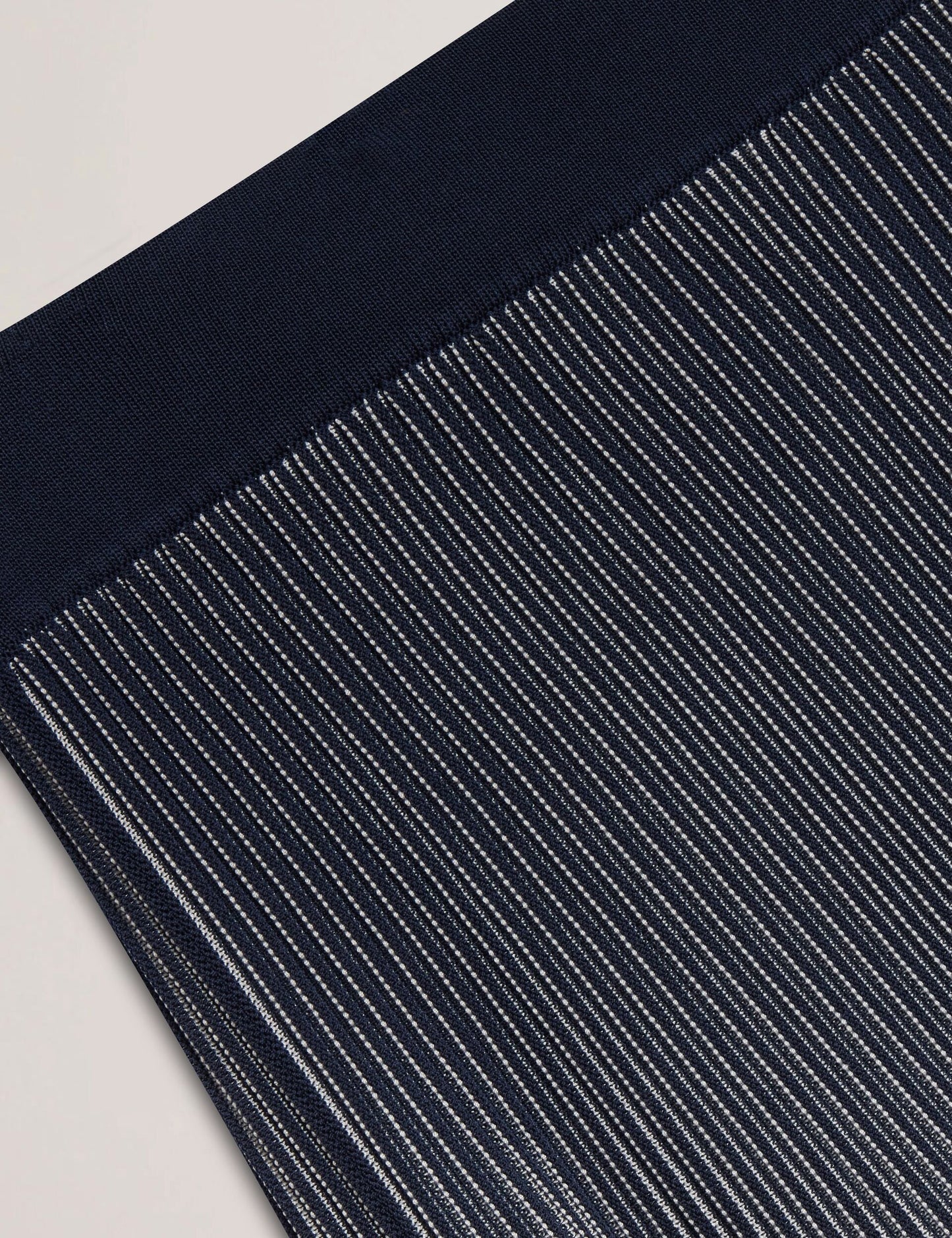 LOTTTII | NAVY