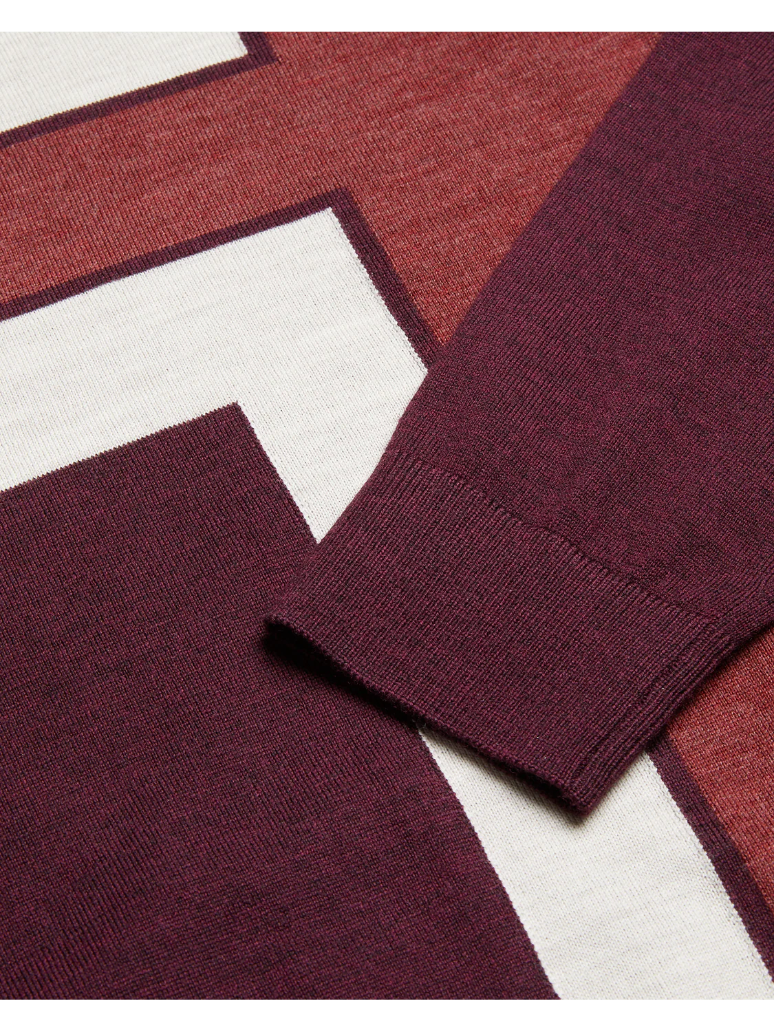 ROIKA | MAROON