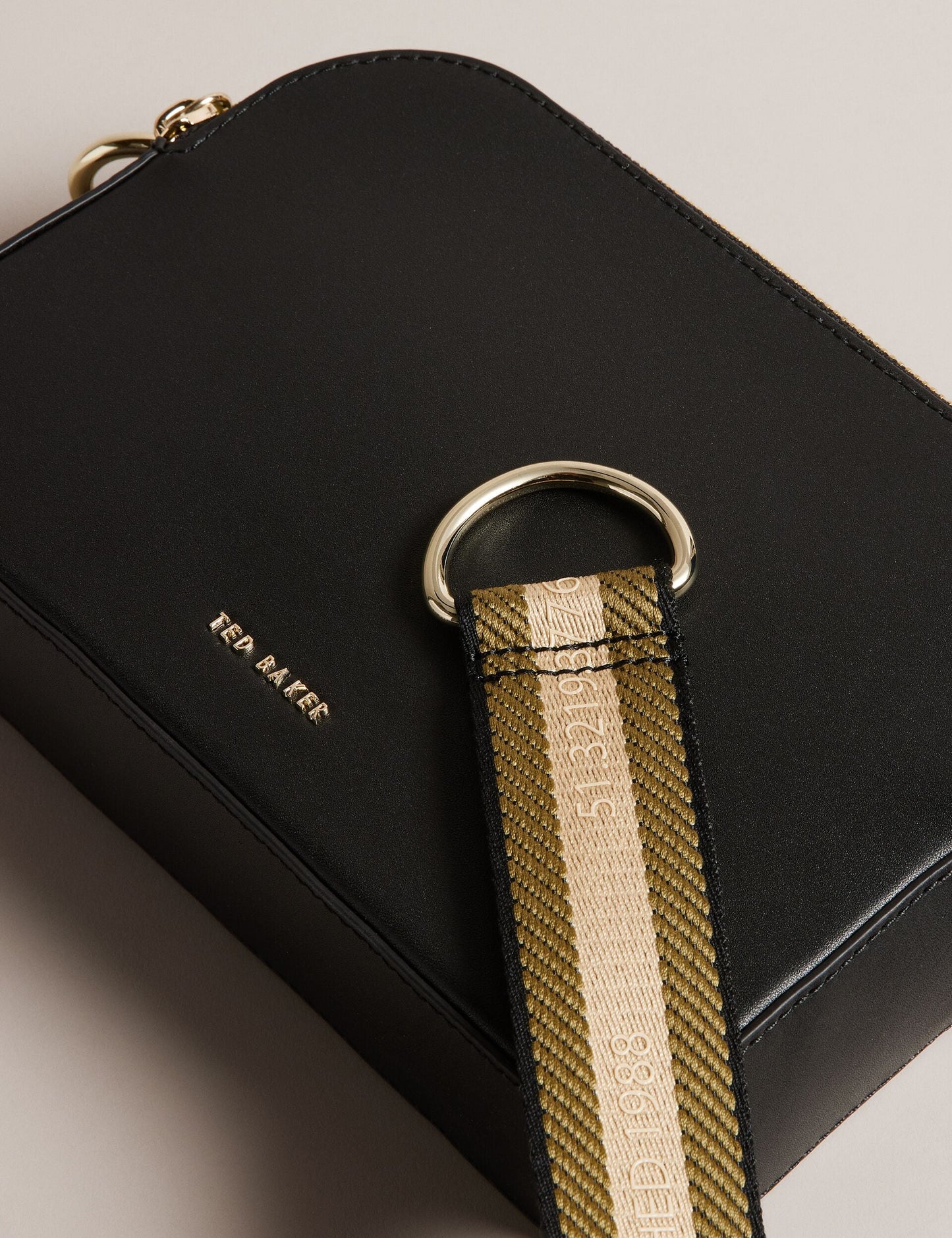 DARCELO | JET BLACK