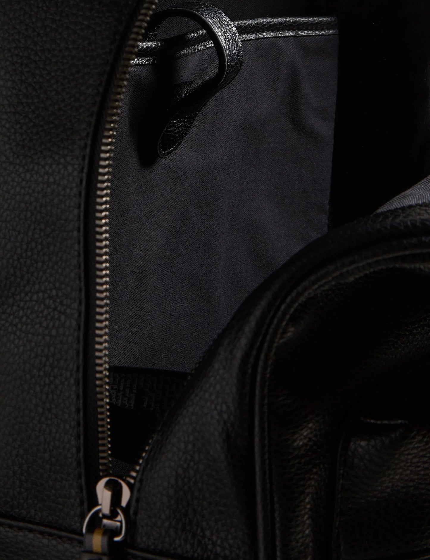 KAILEB | BLACK