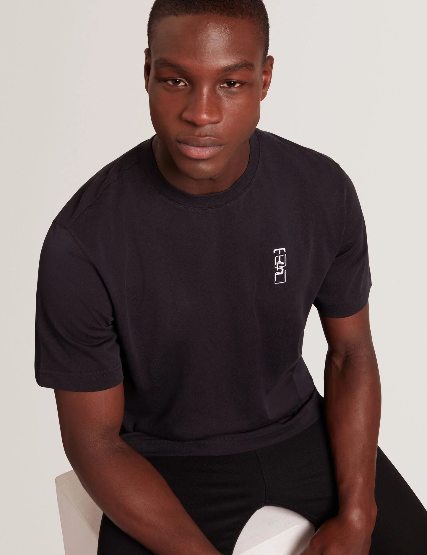 KUYRT | BLACK