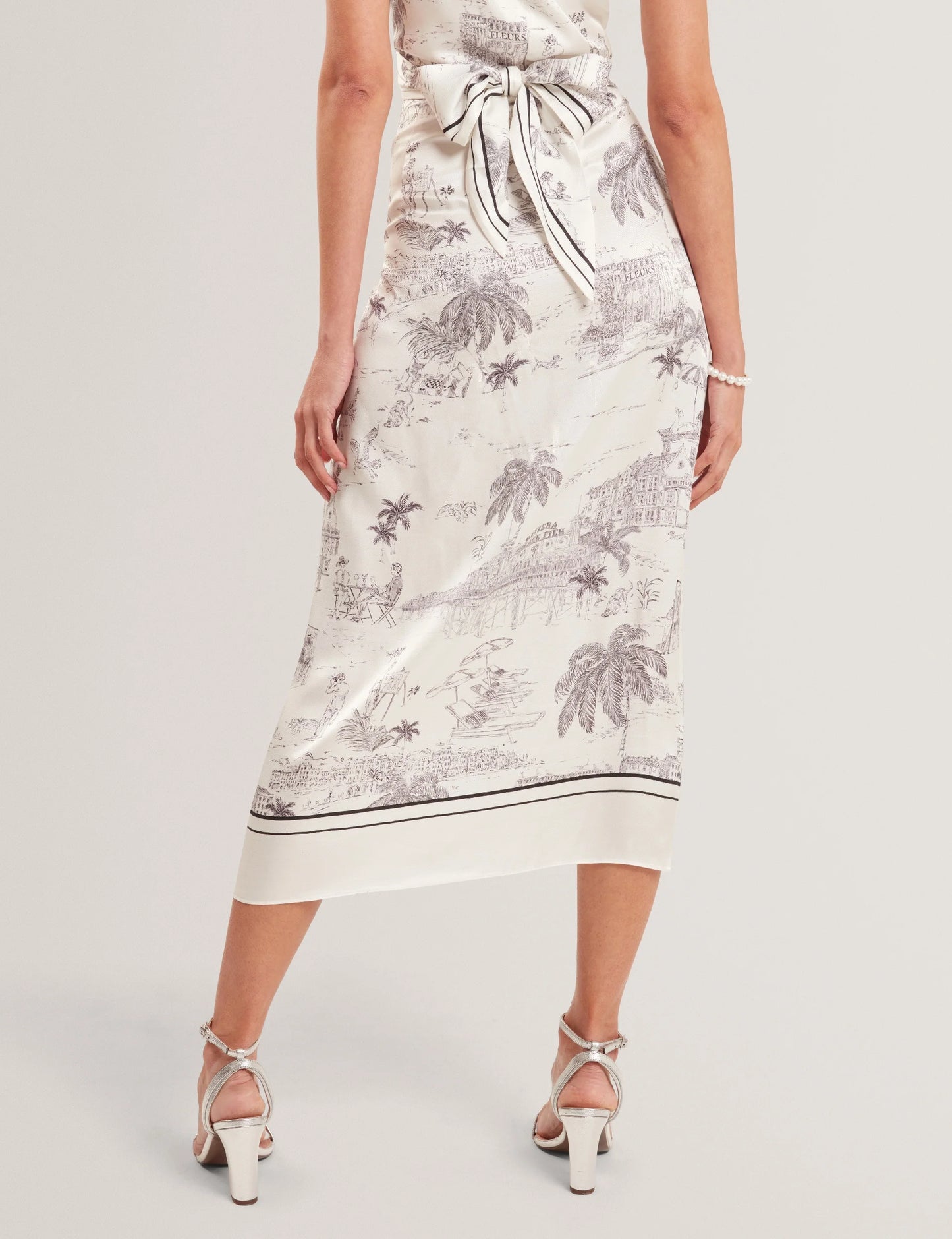 MELVA | IVORY