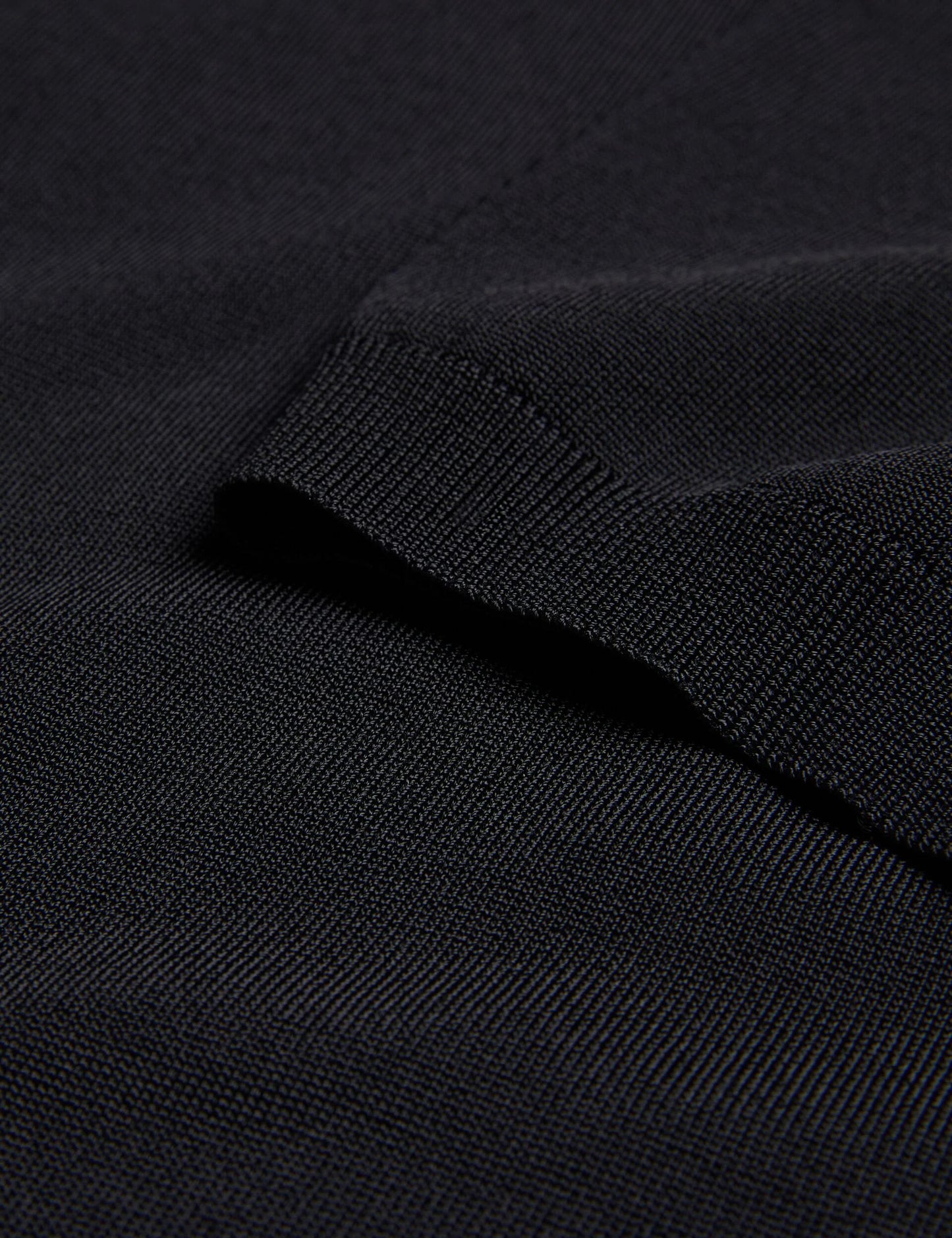 REYON | BLACK