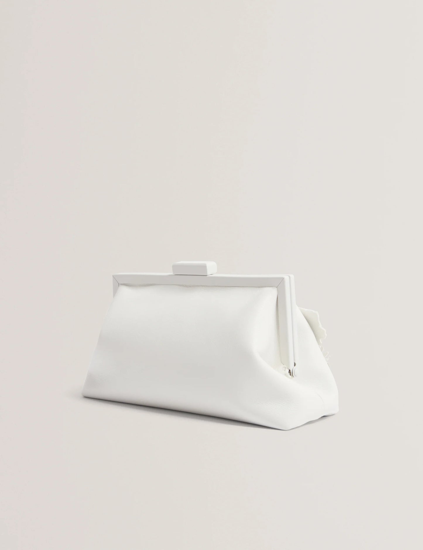 FIORELL | WHITE
