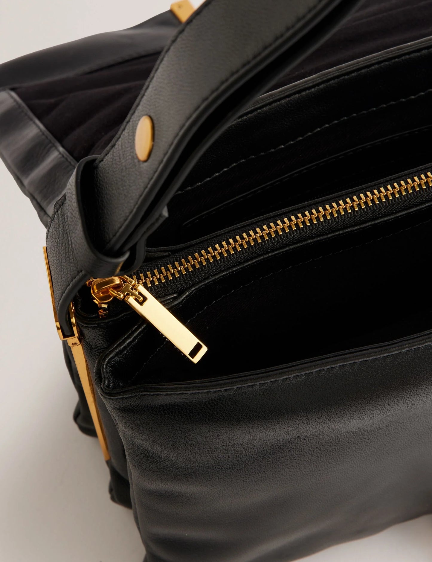 SAMILLI | BLACK