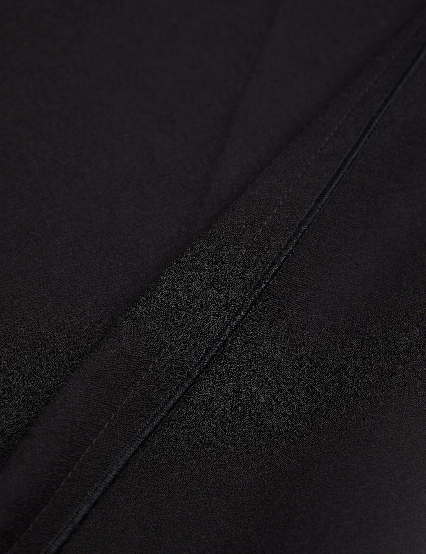 INUT | BLACK