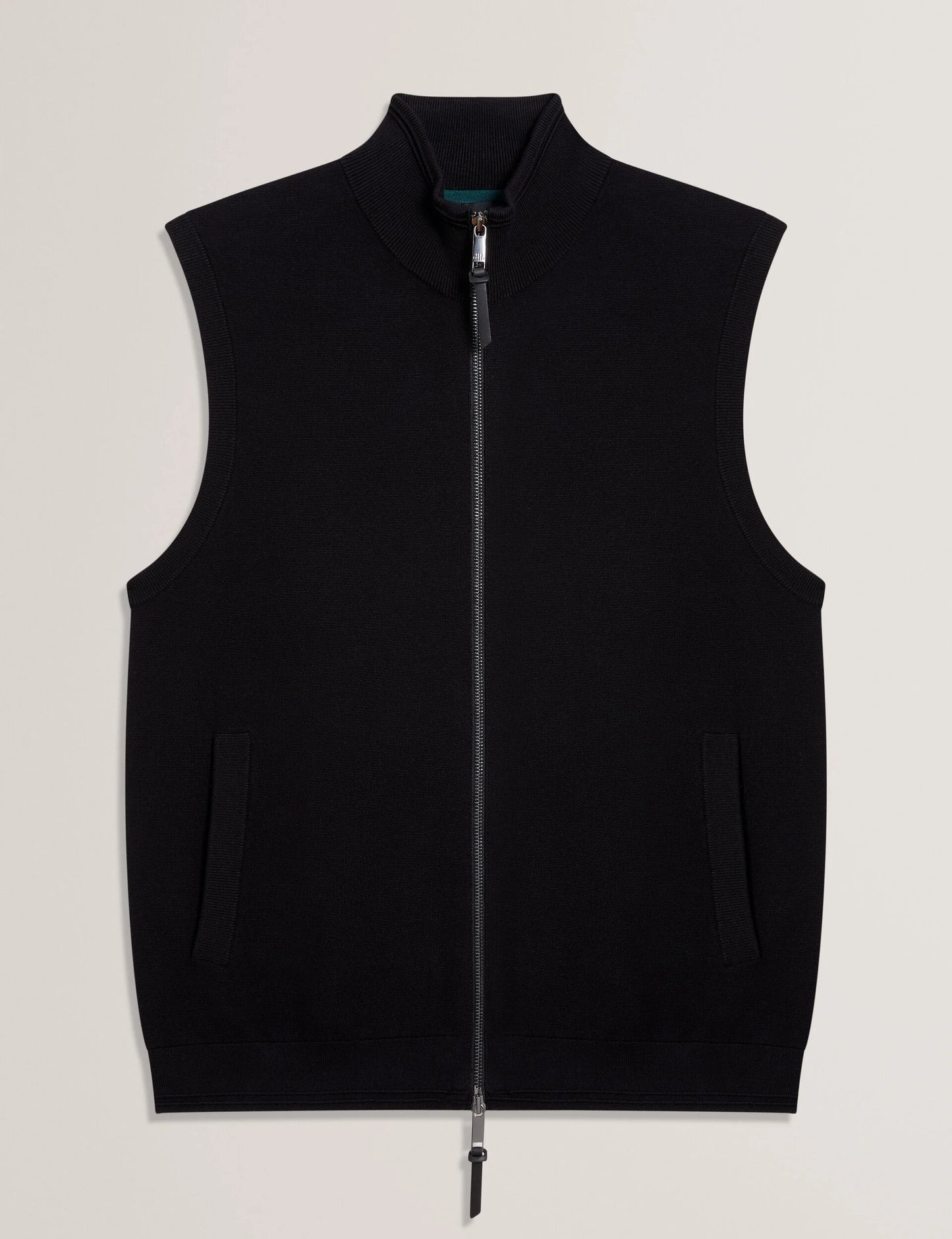 TERINCE | BLACK